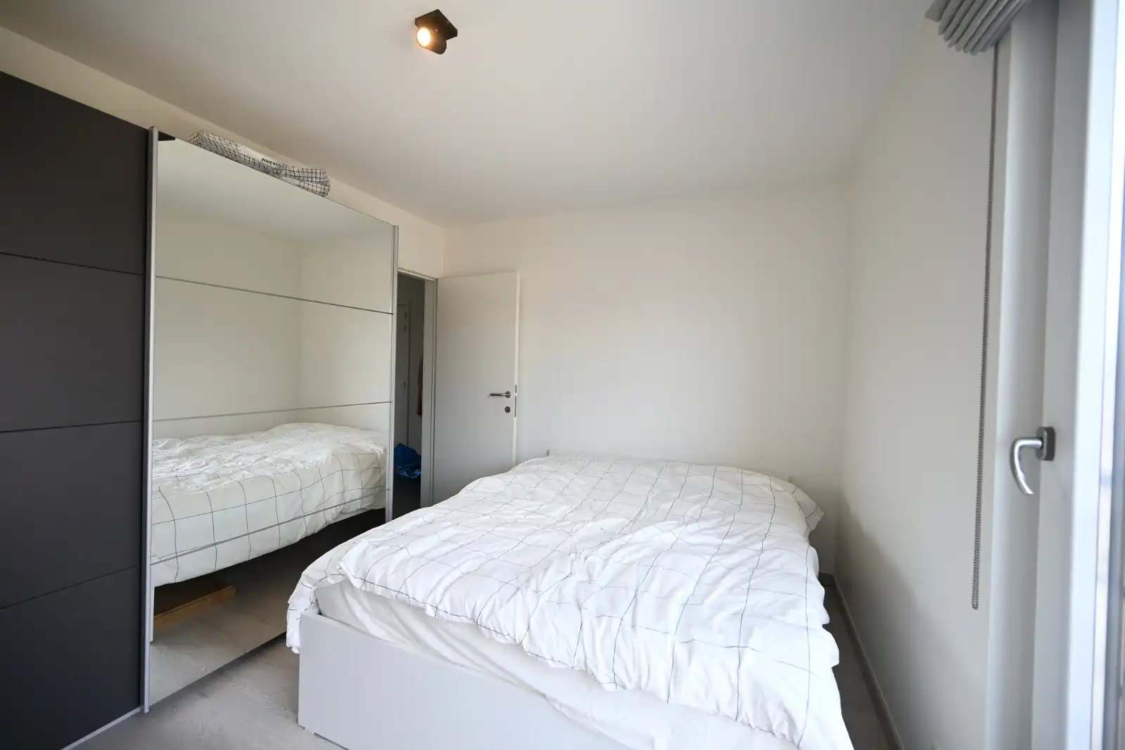 Appartement met 2 slaapkamers op het 1ste verdiep! foto 5