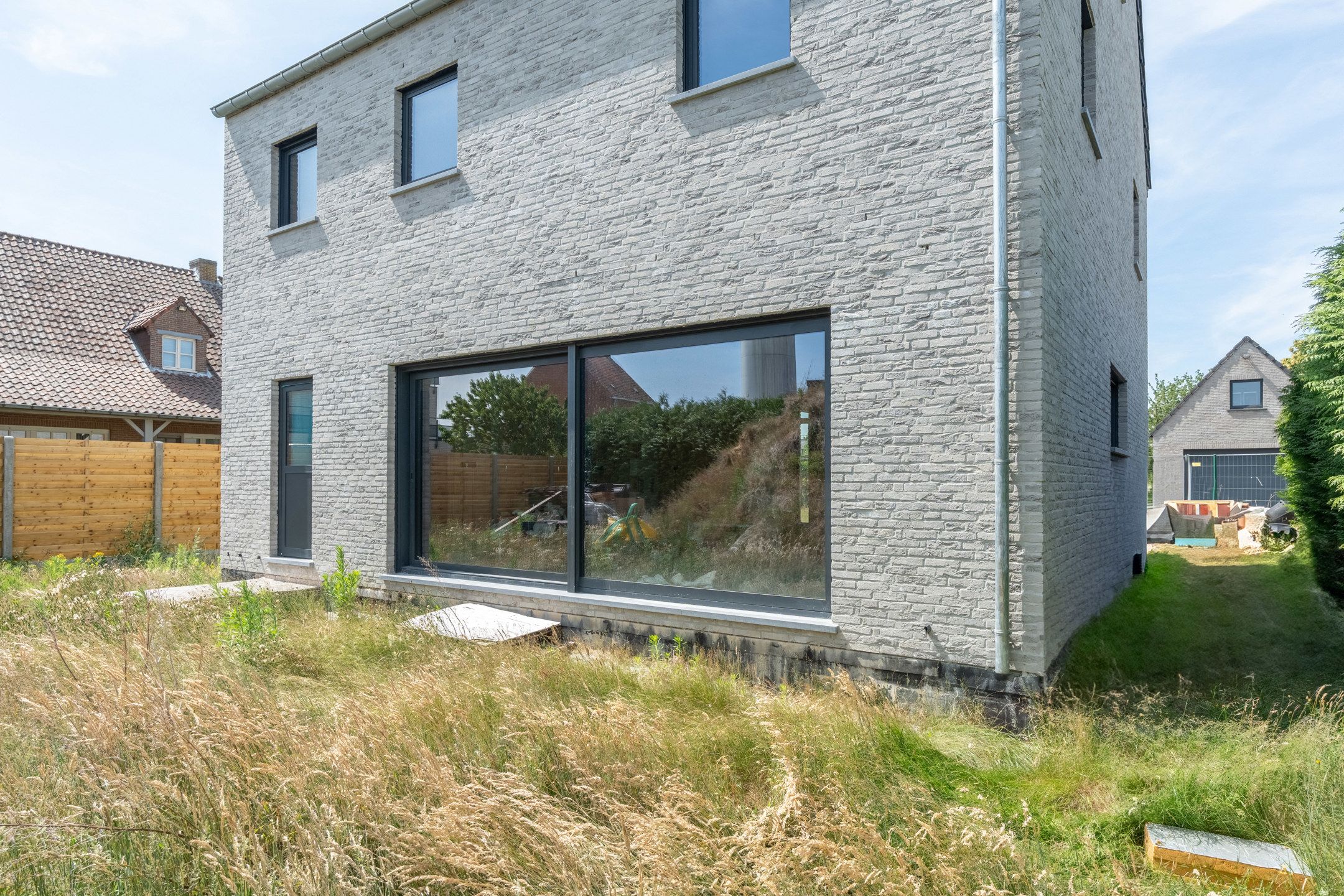 Verder af te werken woning met o.a. 4 slaapkamers, inpandige garage, ... foto 32