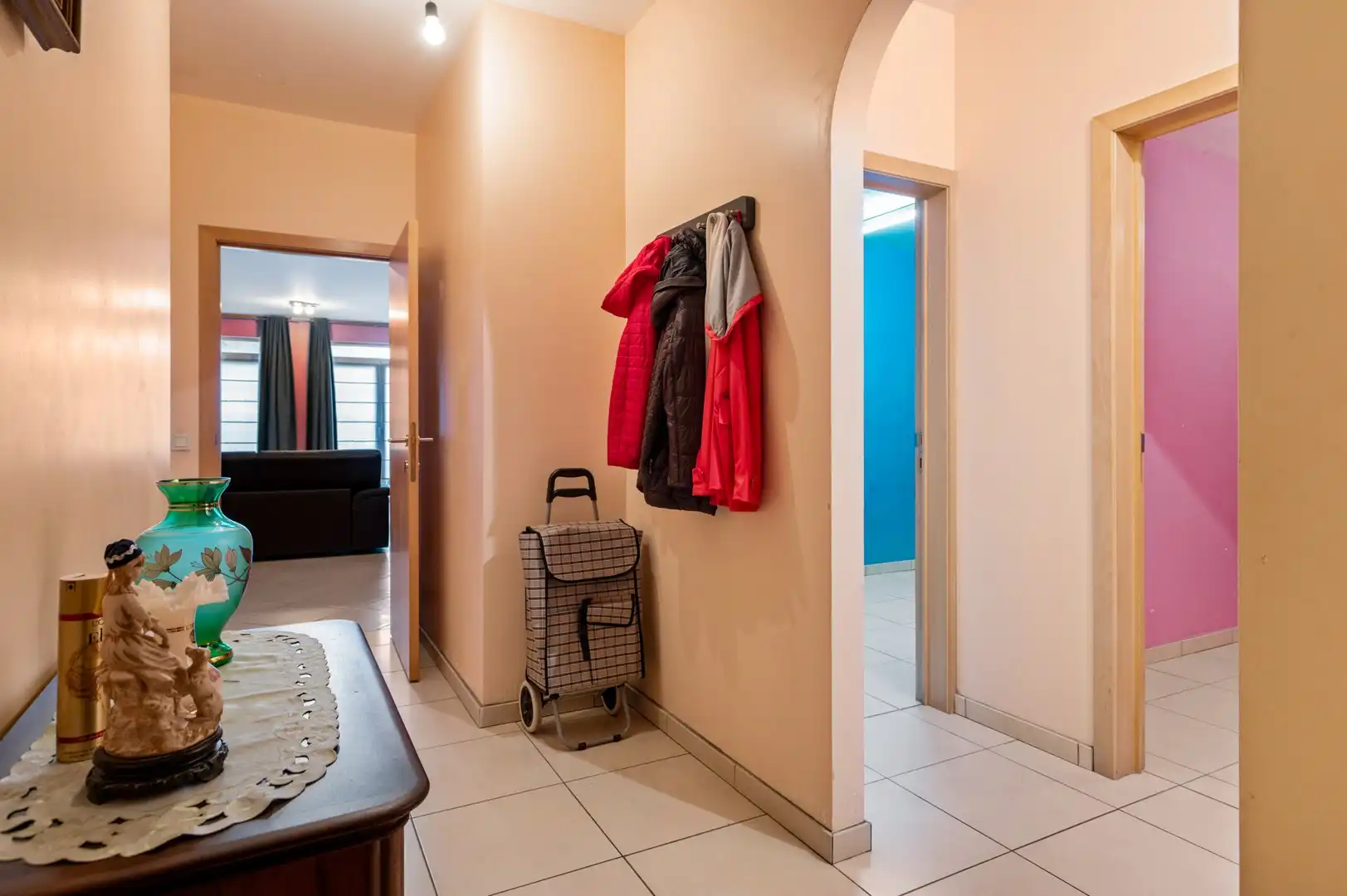 Gelijkvloers appartement in centrum Olen met 2 slpkmrs en garage! foto 3