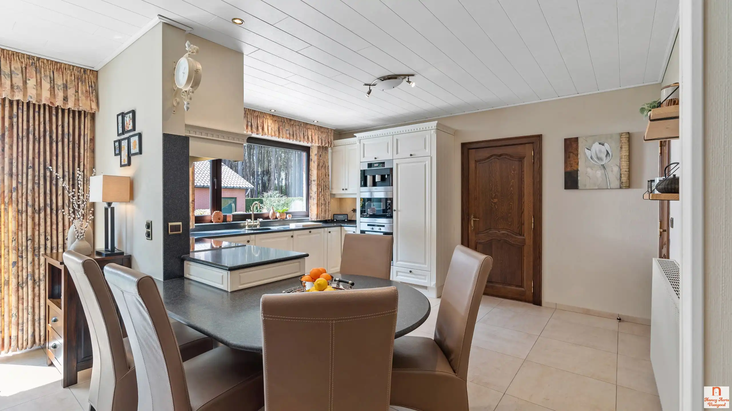 Ruime, luxueuze villa met overdekt zwembad en 1,8 ha natuur foto 39