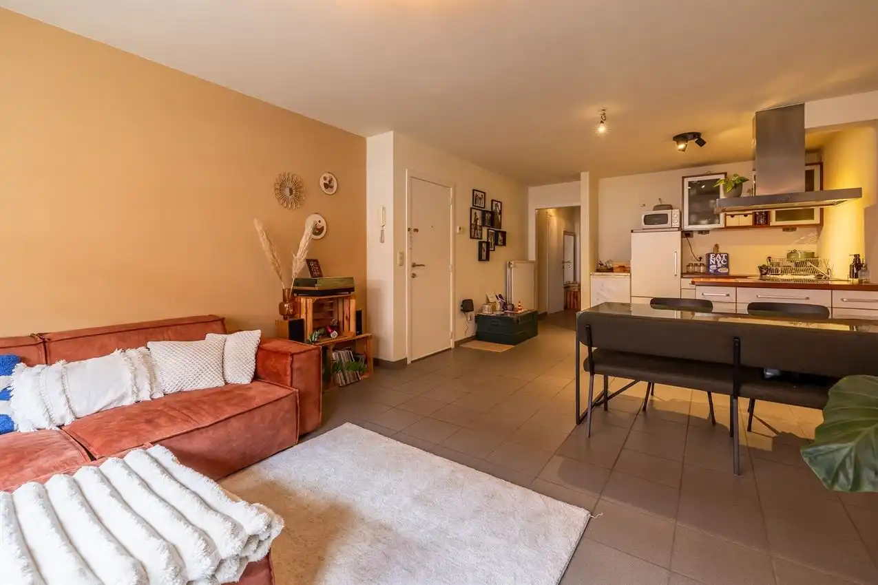 Gelijkvloers appartement met twee slaapkamers en autostaanplaats foto 5