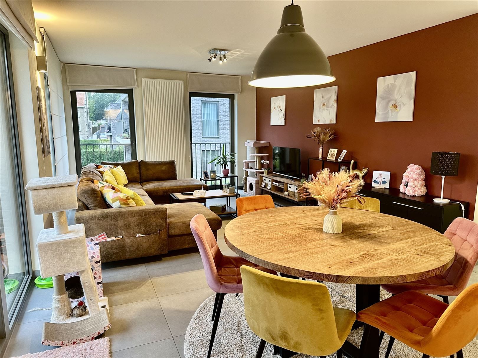 2 slpk appartement met terras en autostaanplaats. foto 4