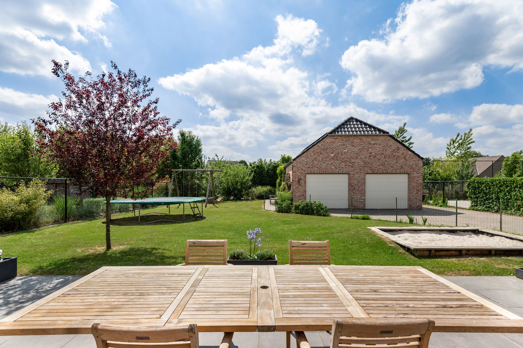 Recente villa met charme op ruime kavel foto 7