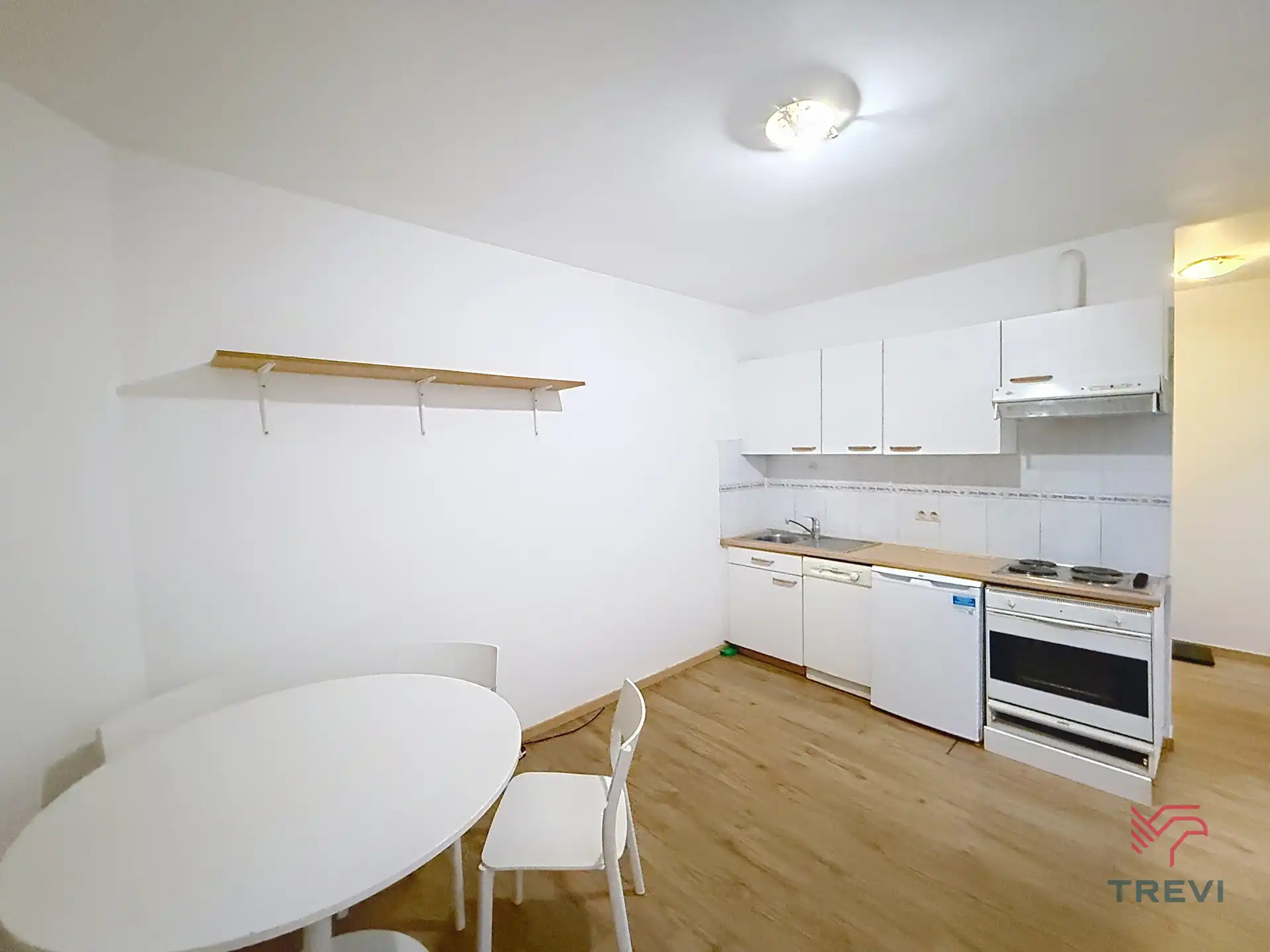 1 Gemeubileerde kamer in de buurt van het Parc Royal ! foto 2