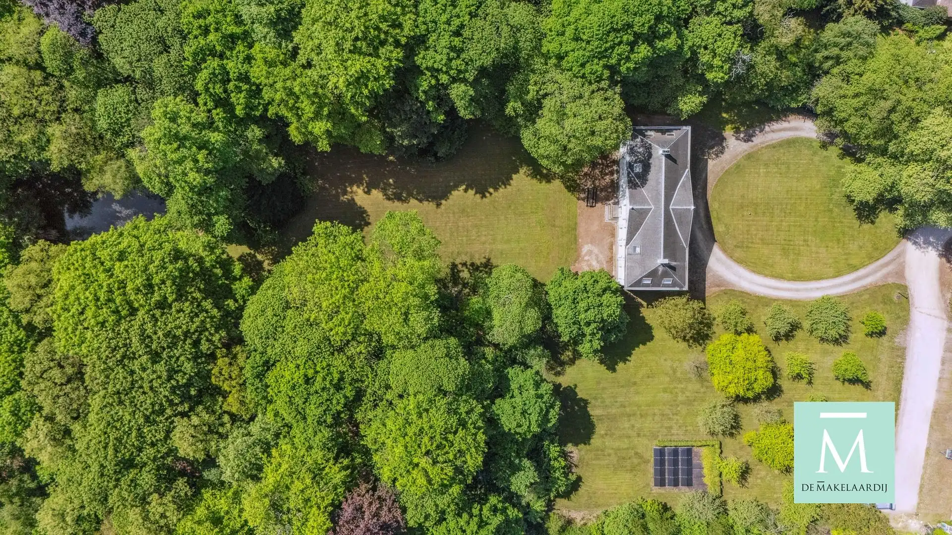 Prachtig kasteel met veel mogelijkheden gelegen op een toplocatie foto 23