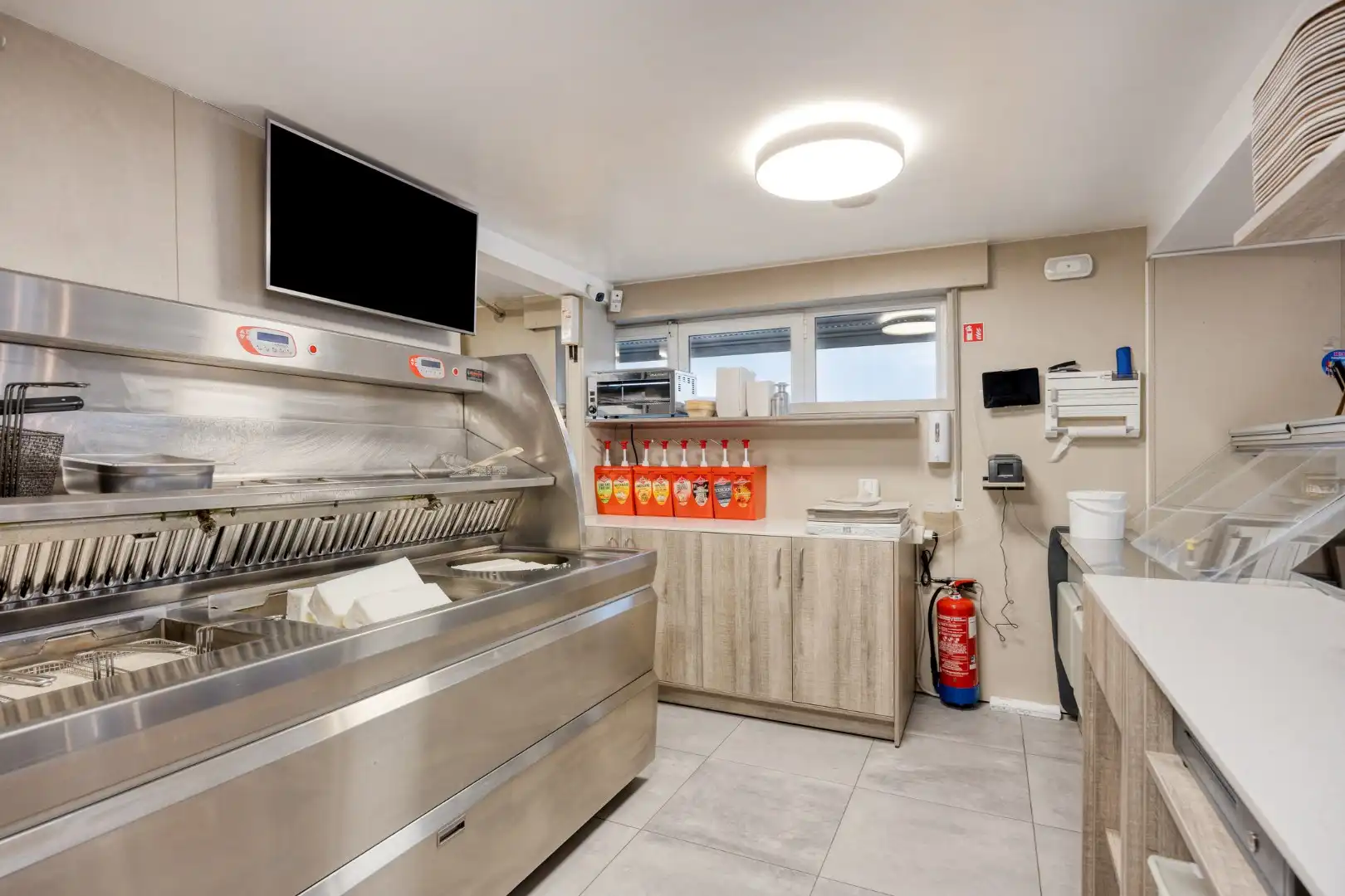 Opbrengsteigendom met handelspand en 3 appartementen te koop in Heverlee op een super ligging! foto 7