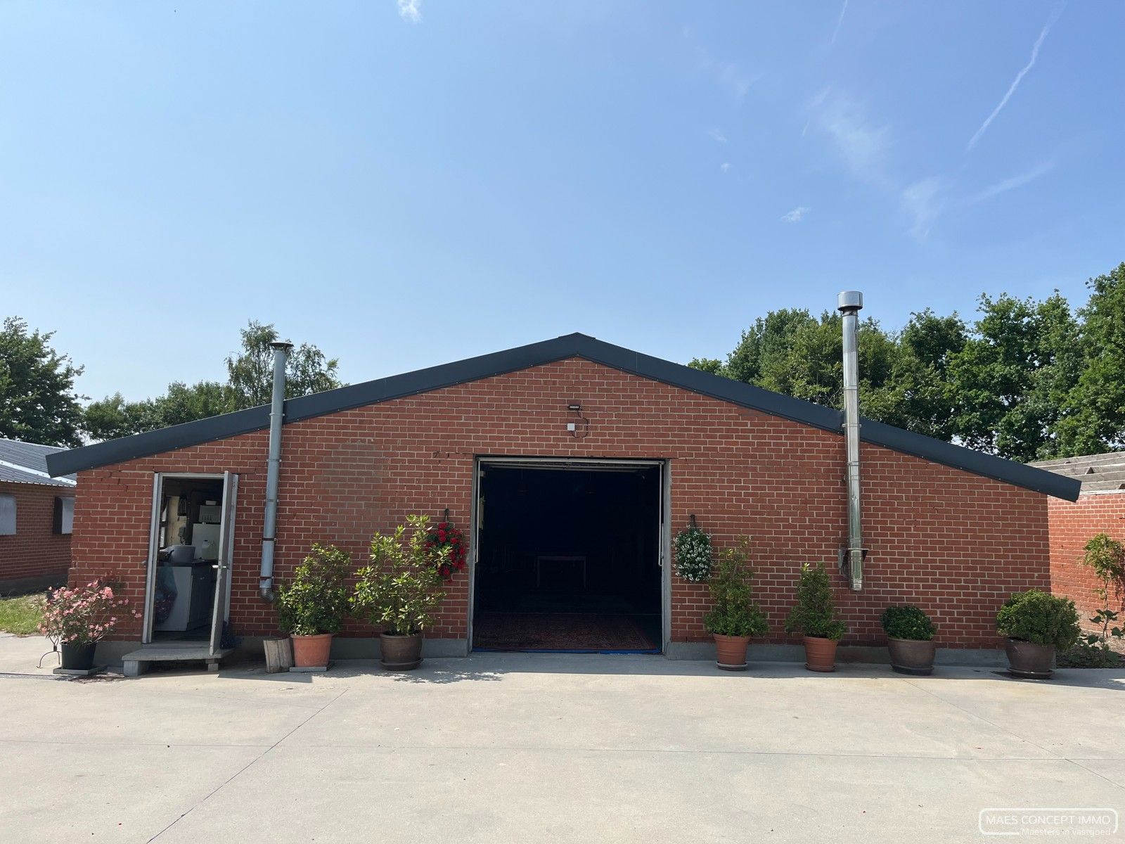 Loods van 205 m² te huur voor opslag in Waregem foto {{pictureIndex}}