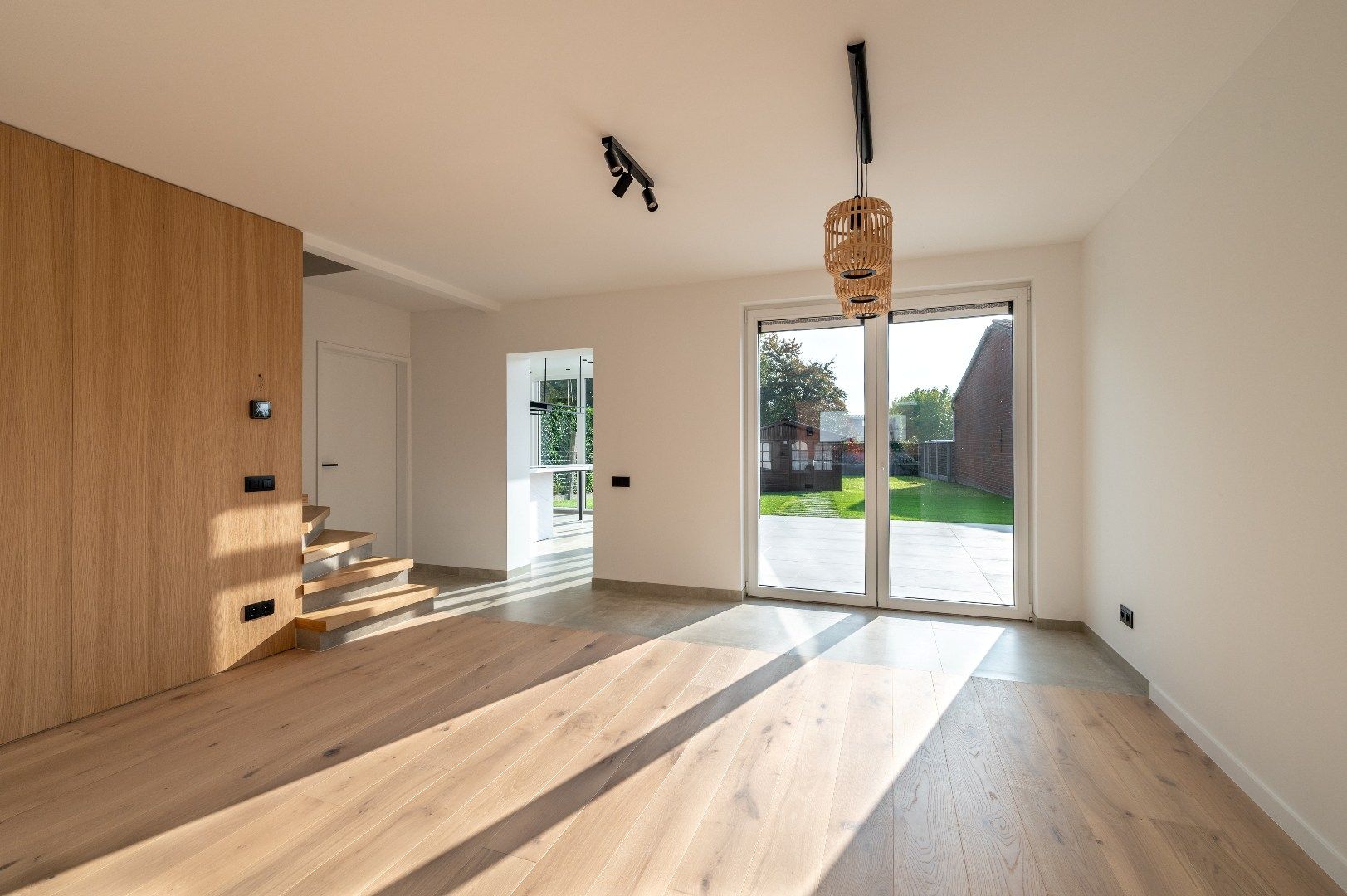 Instapklare gezinswoning met garage, 5 slaapkamers, 2 badkamers én een zonnige tuin foto 4