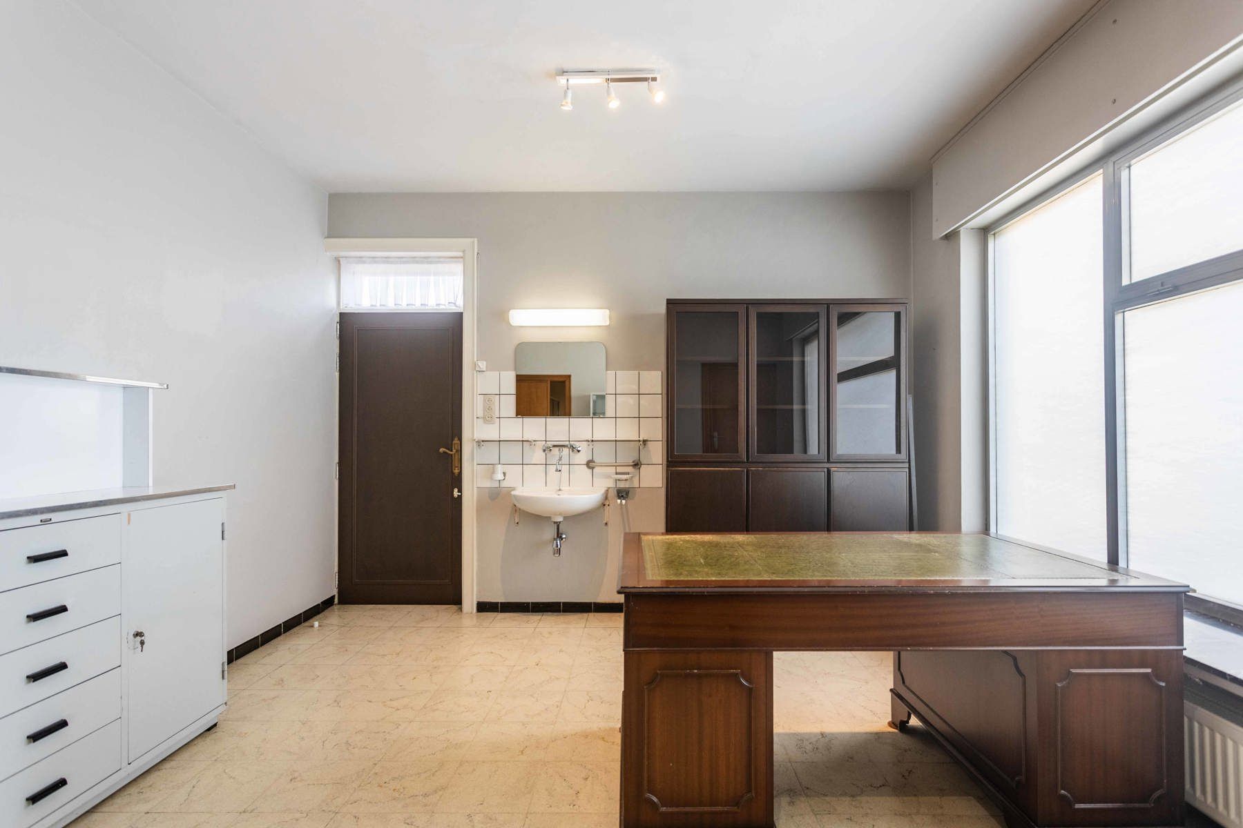 Statige woning met 7 slaapkamers + tuin op 2430 m2 foto 9