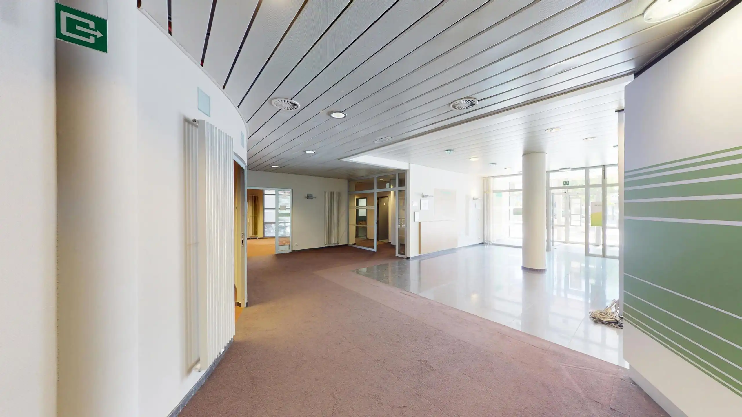 Zeer ruim kantoor op commerciële locatie in centrum Beringen foto 11
