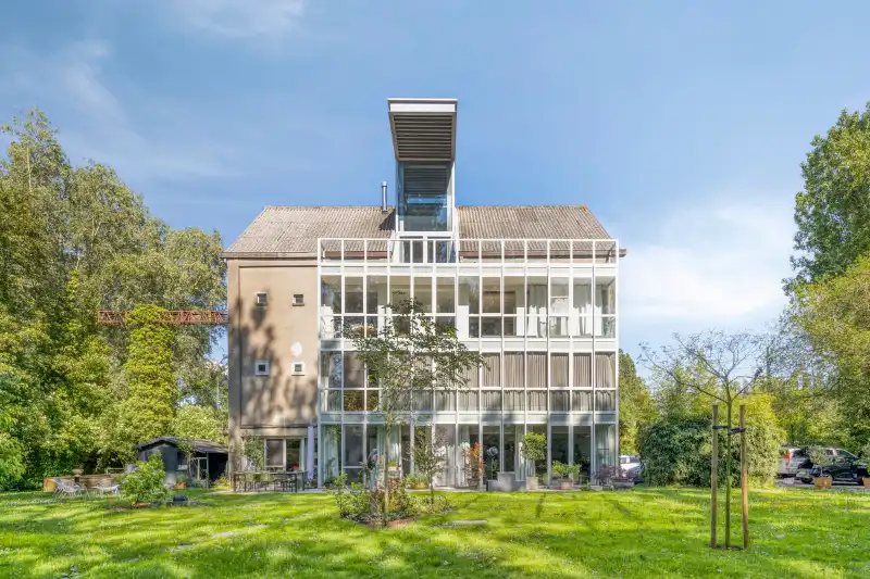 Exclusieve topfloor loft met indrukwekkend volume foto 17