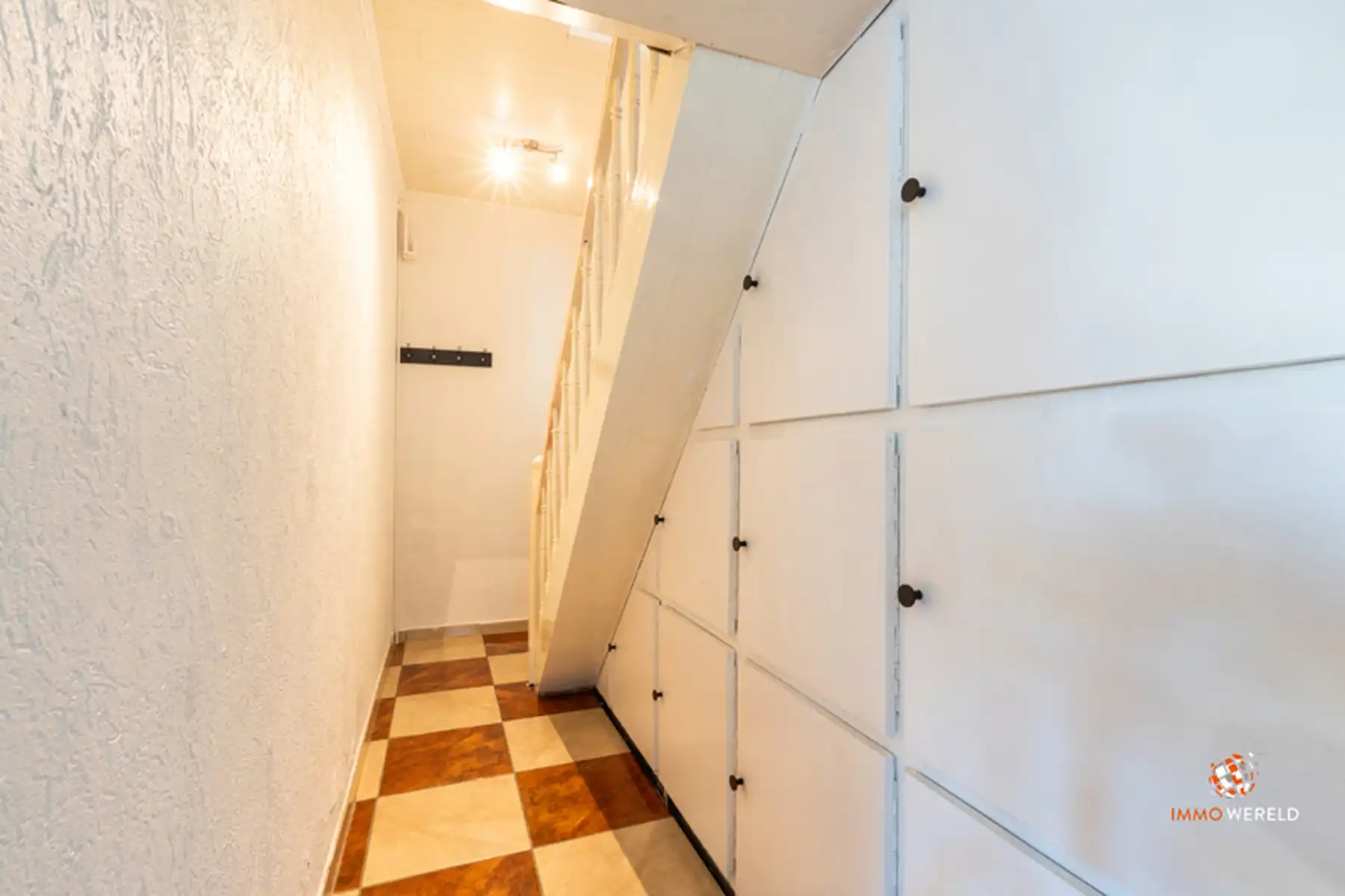 Ruime woning met 5 slaapkamers en grote wei op 24a  foto 13