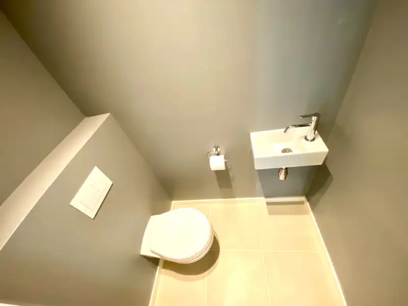 Instapklaar recent appartement met 2 slaapkamers foto 18