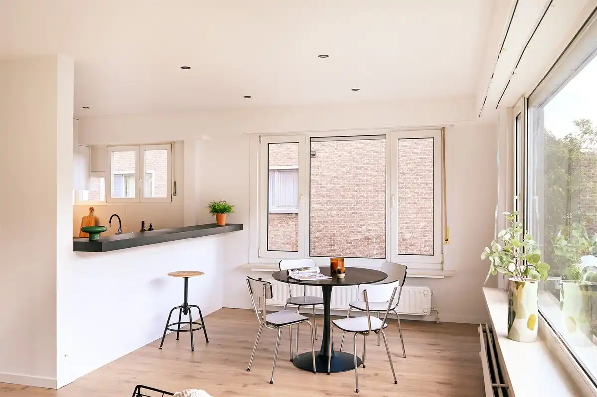 Lichtrijk hoekappartement in hartje Brasschaat foto 10