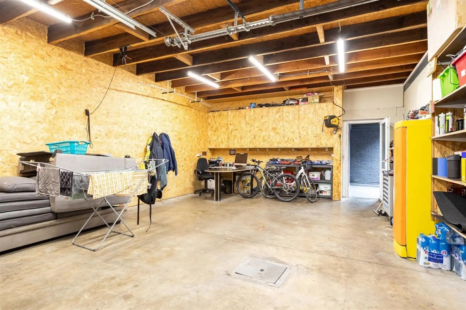 Ruime instapklare woning met 4 slpk, garage/atelier & tuin! foto 7