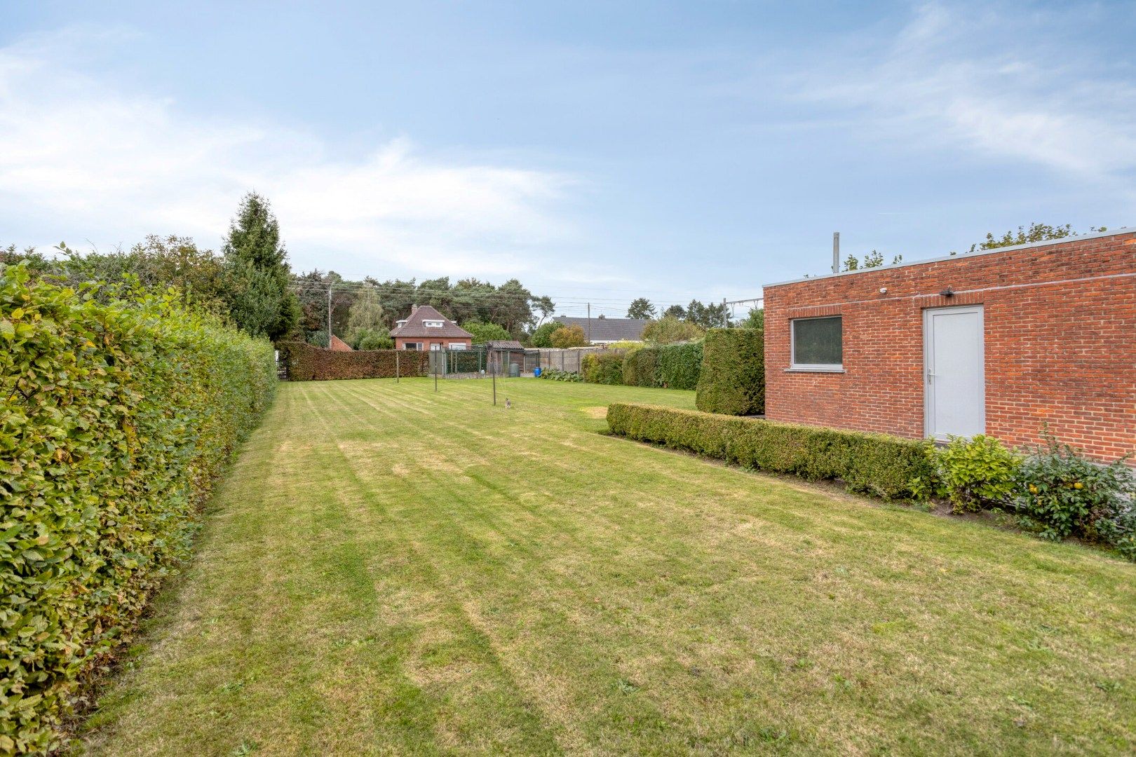 Instapklare gezinswoning met 4 slpks, dubbele garage en grote tuin in Mol-Millegem ! foto 22
