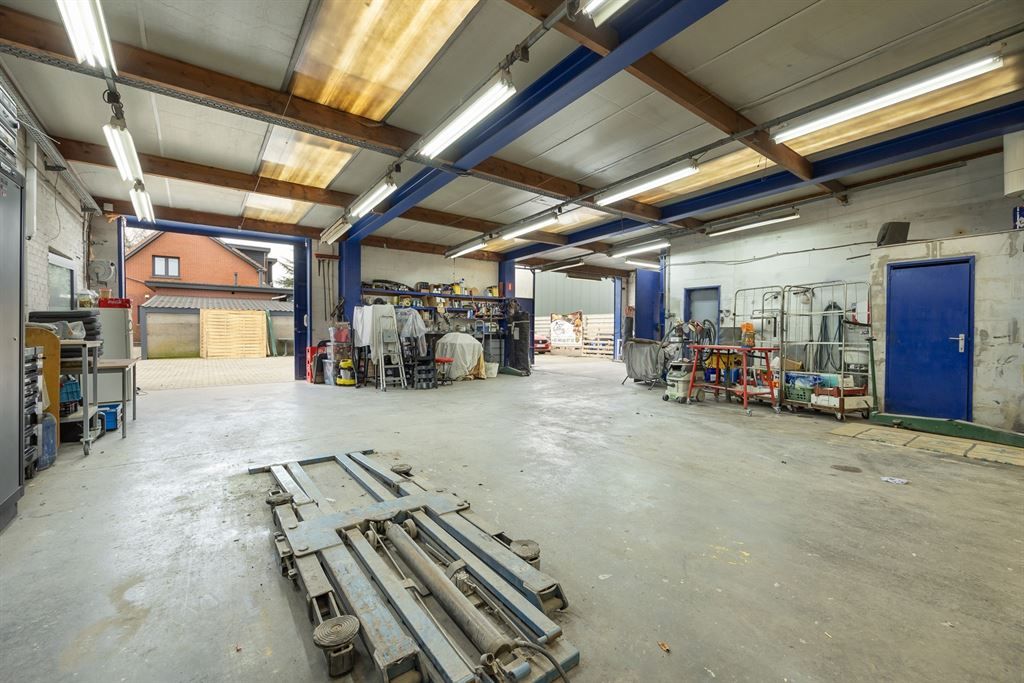 Woning met multifunctioneel magazijn foto 24