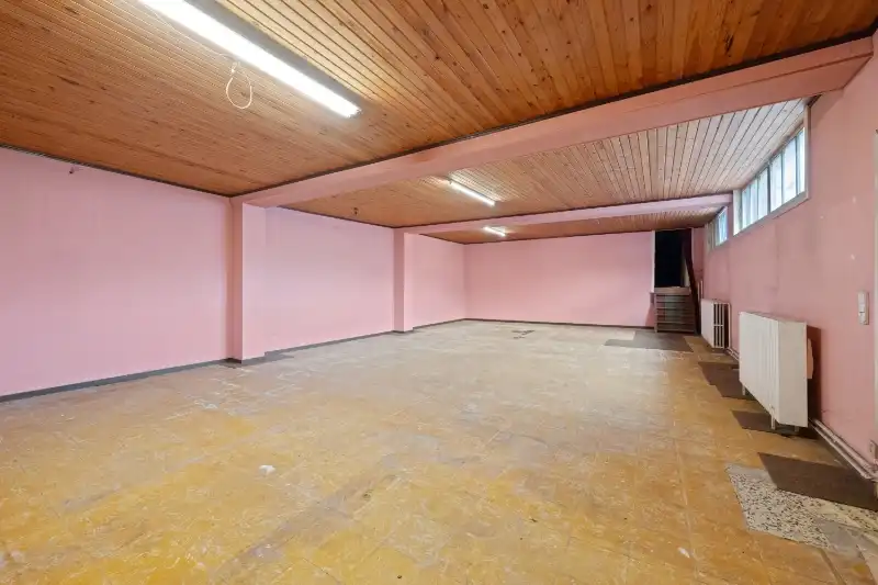Centrum Roeselare- Veelzijdige eigendom met een totale oppervlakte van 470m² (vrij van Handelshuur) foto 11