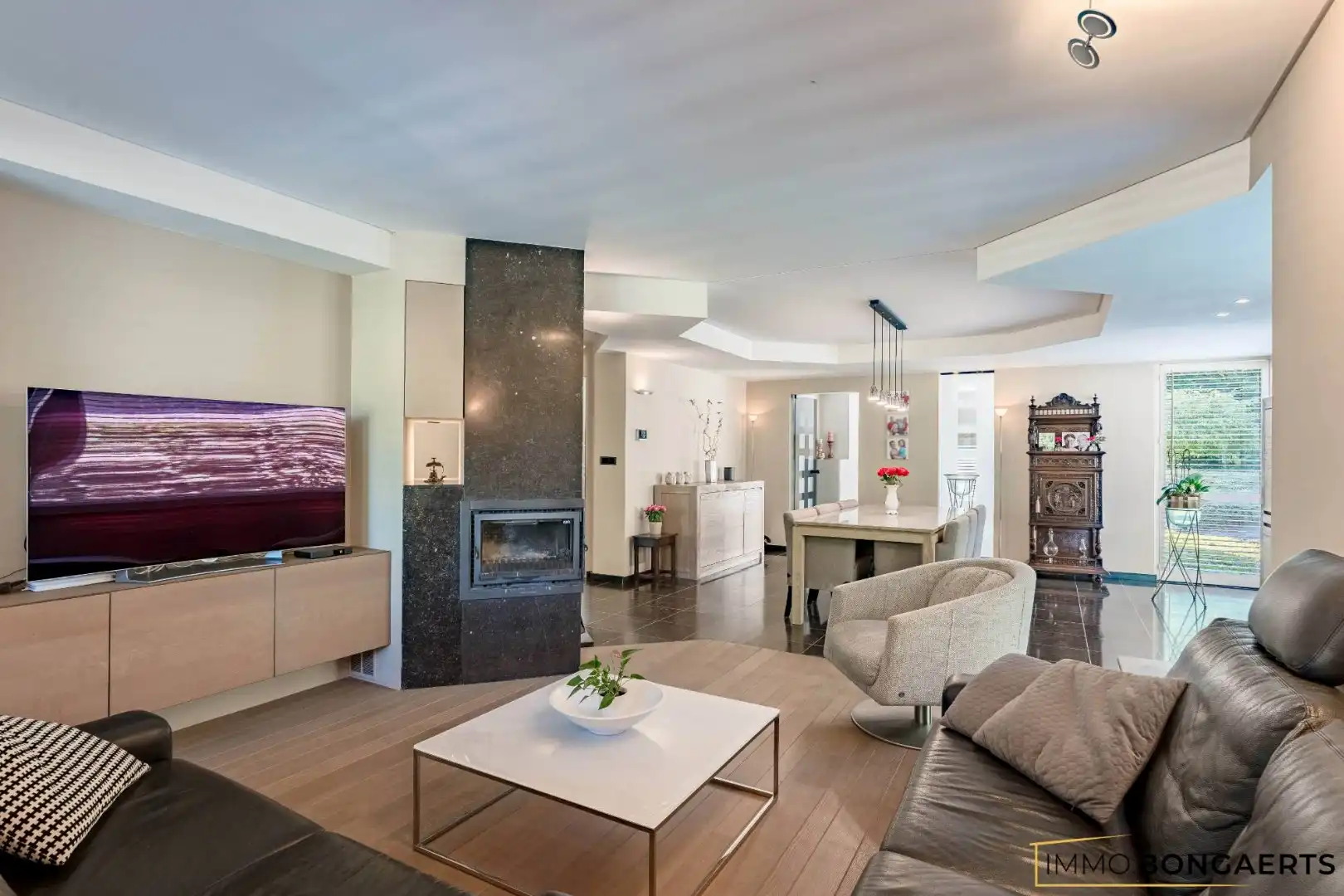 Bijzonder ruime woning op een uitzonderlijk perceel van maar liefst 16 are foto 8