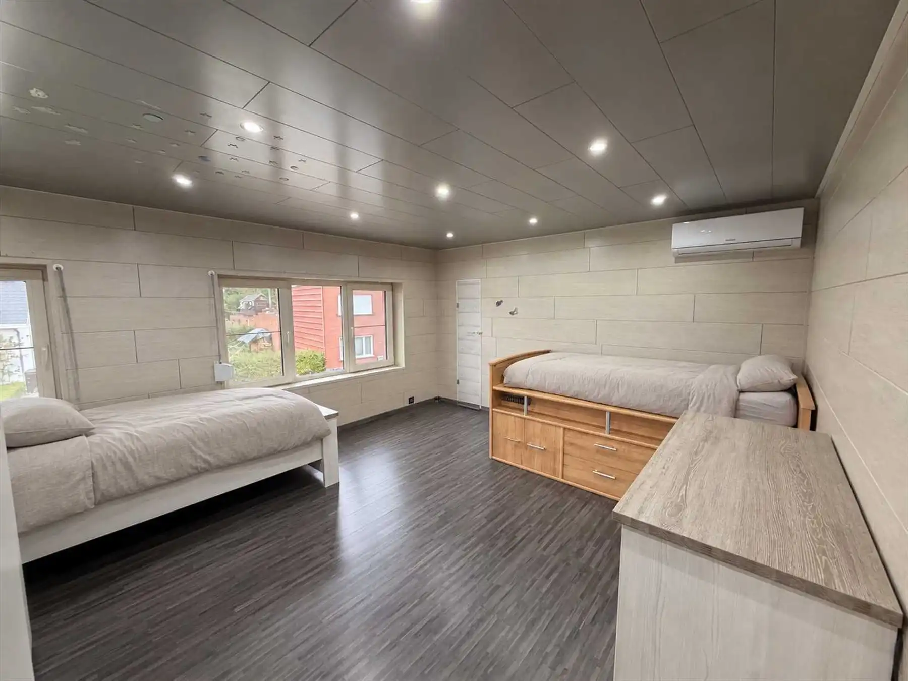 Ruime rijwoning met 3 slk's, tuin en polyvalent bijgebouw. foto 10