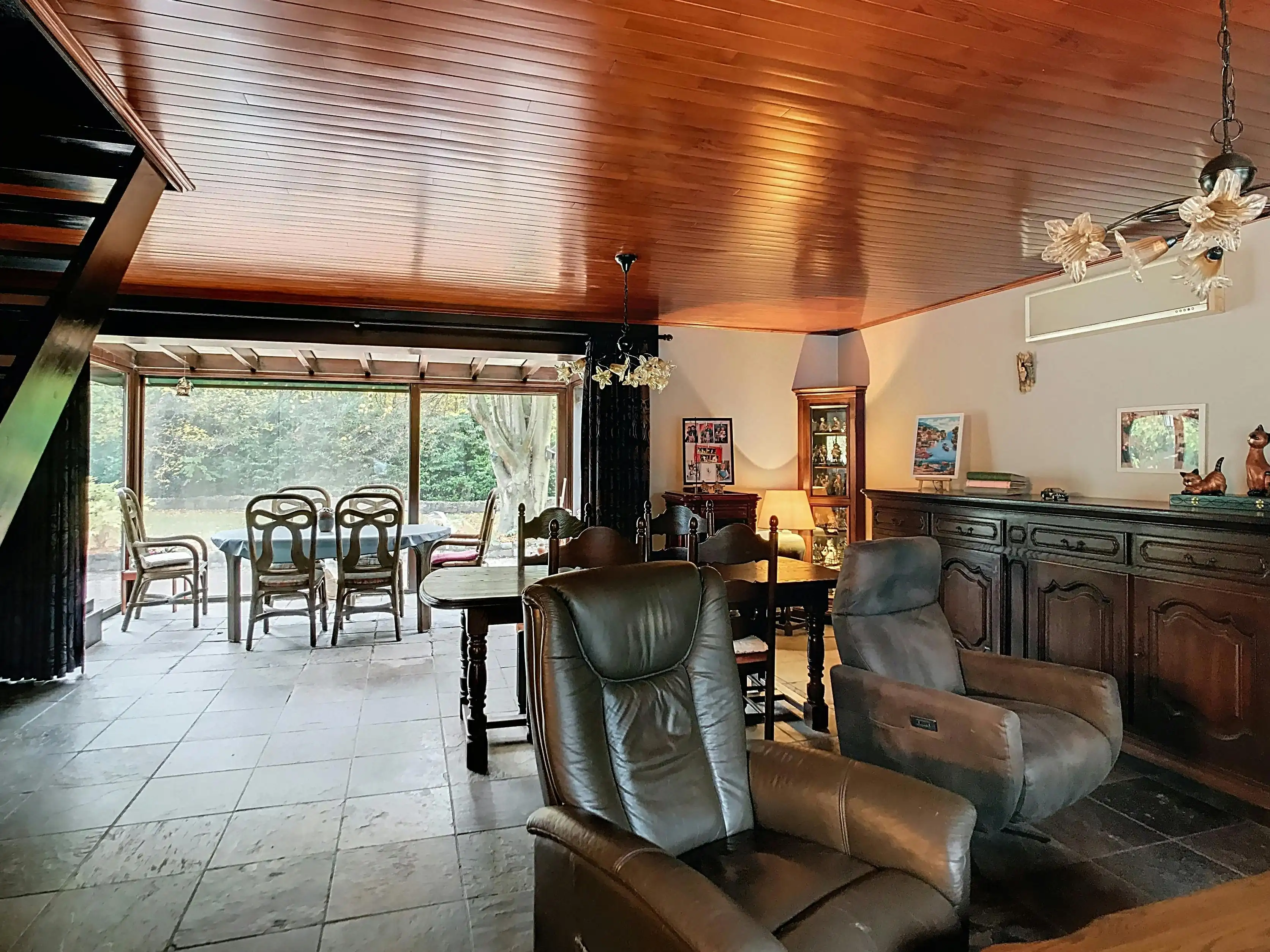 Ruime vakantiewoning op groot open perceel in bosrijk gebied foto 7