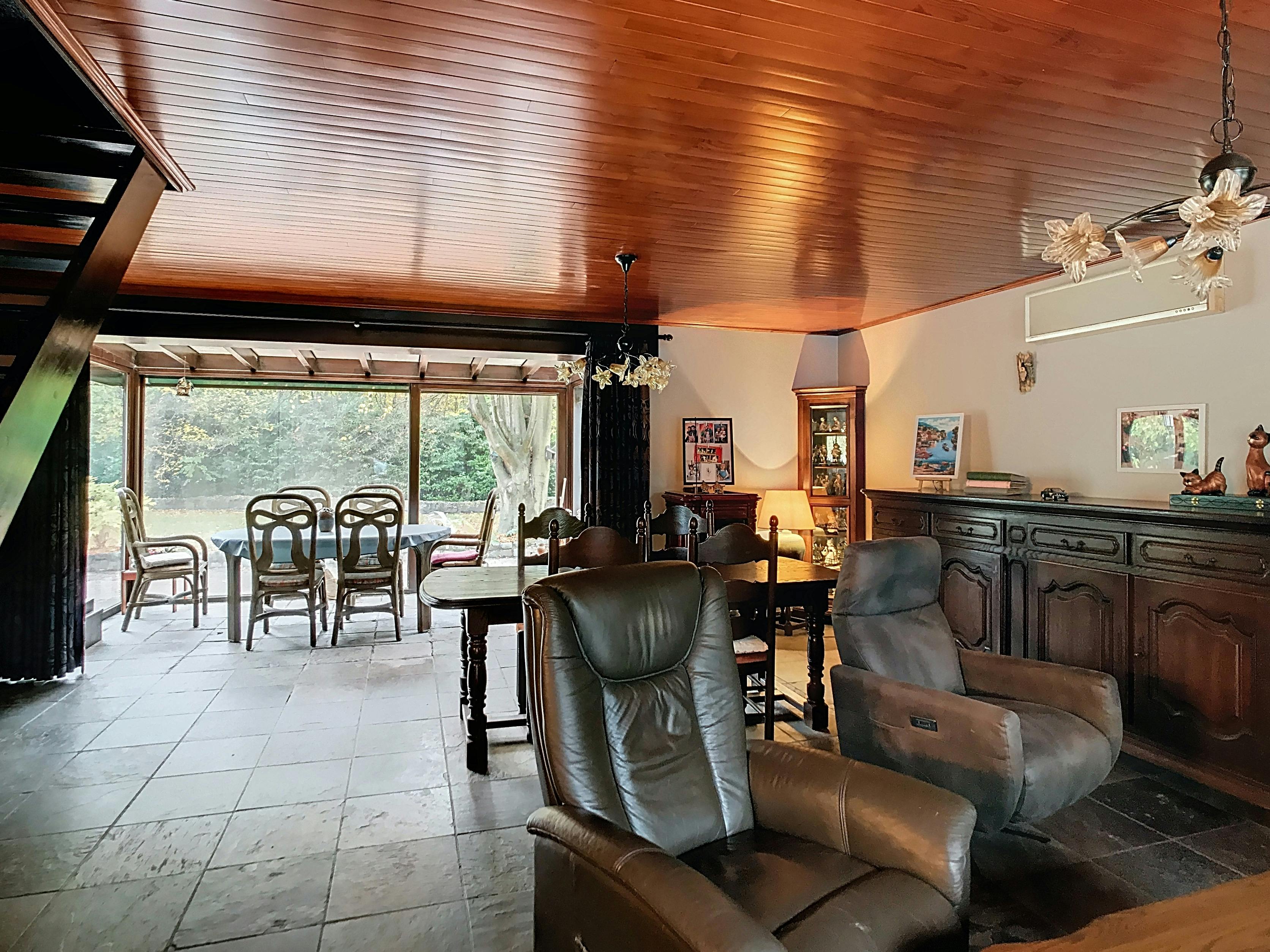 Ruime vakantiewoning op groot open perceel in bosrijk gebied foto 7