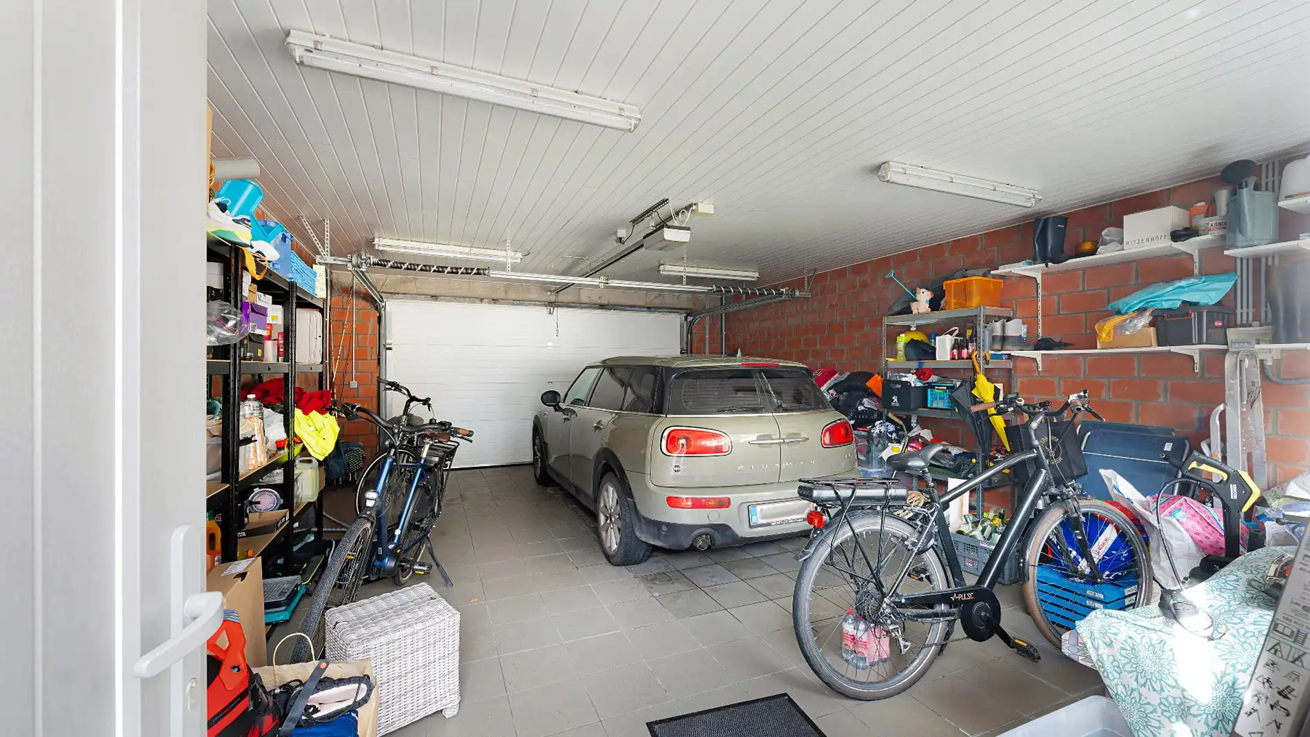  Instapklare en ruime gezinswoning met dubbele garage in het hart van Zeebrugge. foto 12