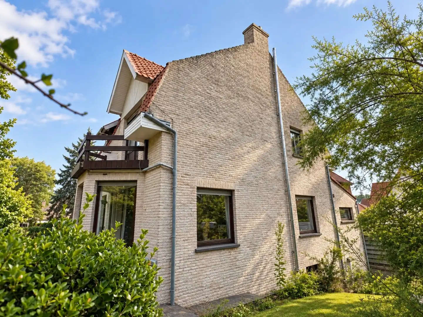 Op te knappen woning naast natuurgebied. foto 2