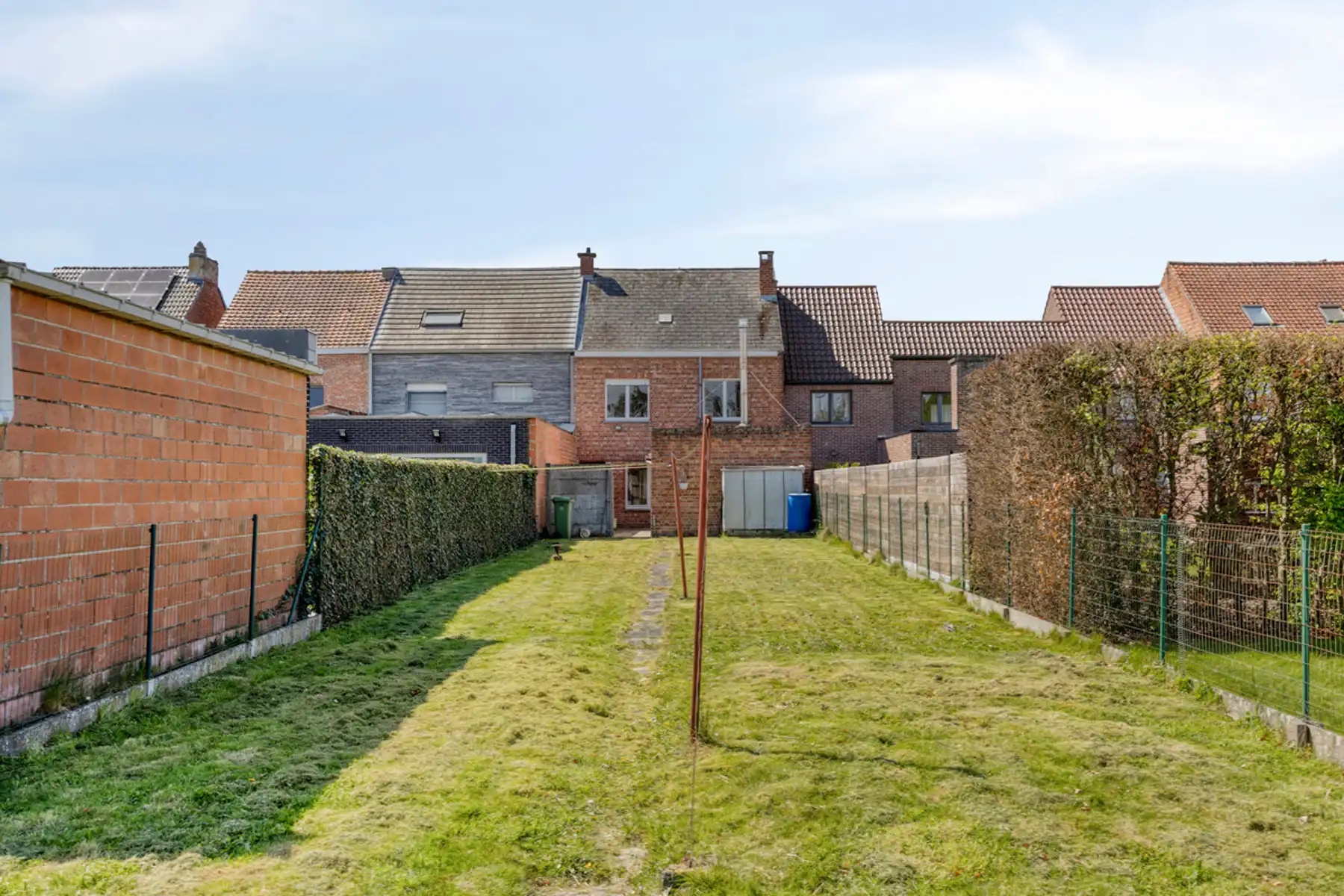 IN OPTIE - Solide te renoveren burgerwoning mét doorgang in Opstal foto 29
