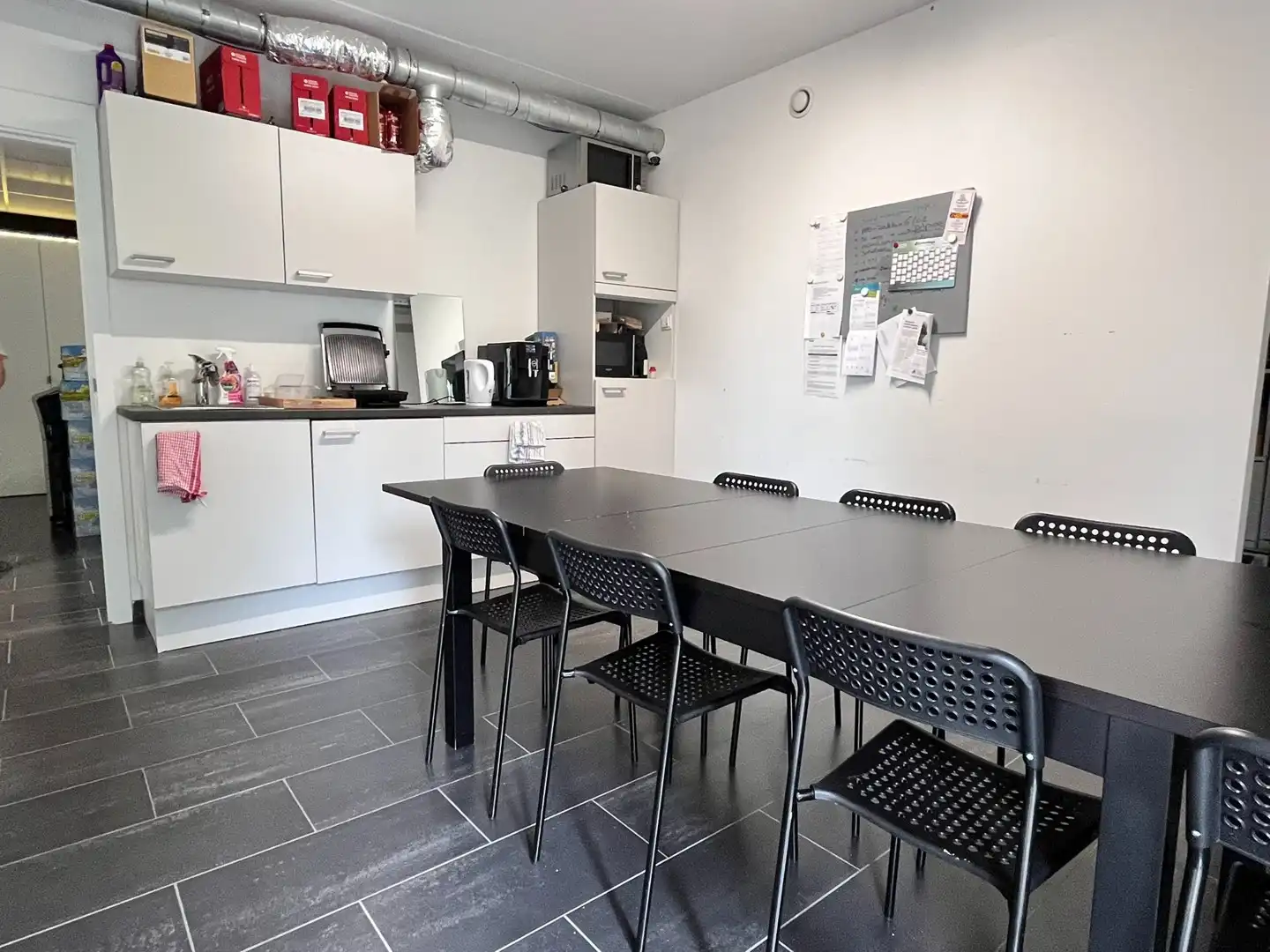 Gelijkvloers handelspand van 174 m² foto 23