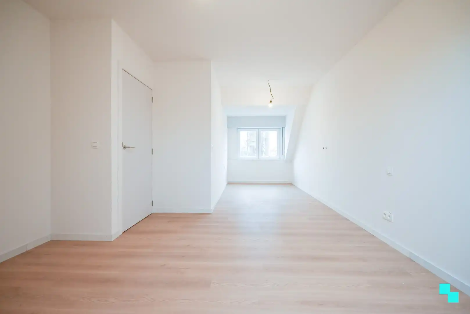 Ruime, instapklare woning met 4 slaapkamers nabij het centrum van Izegem foto 21