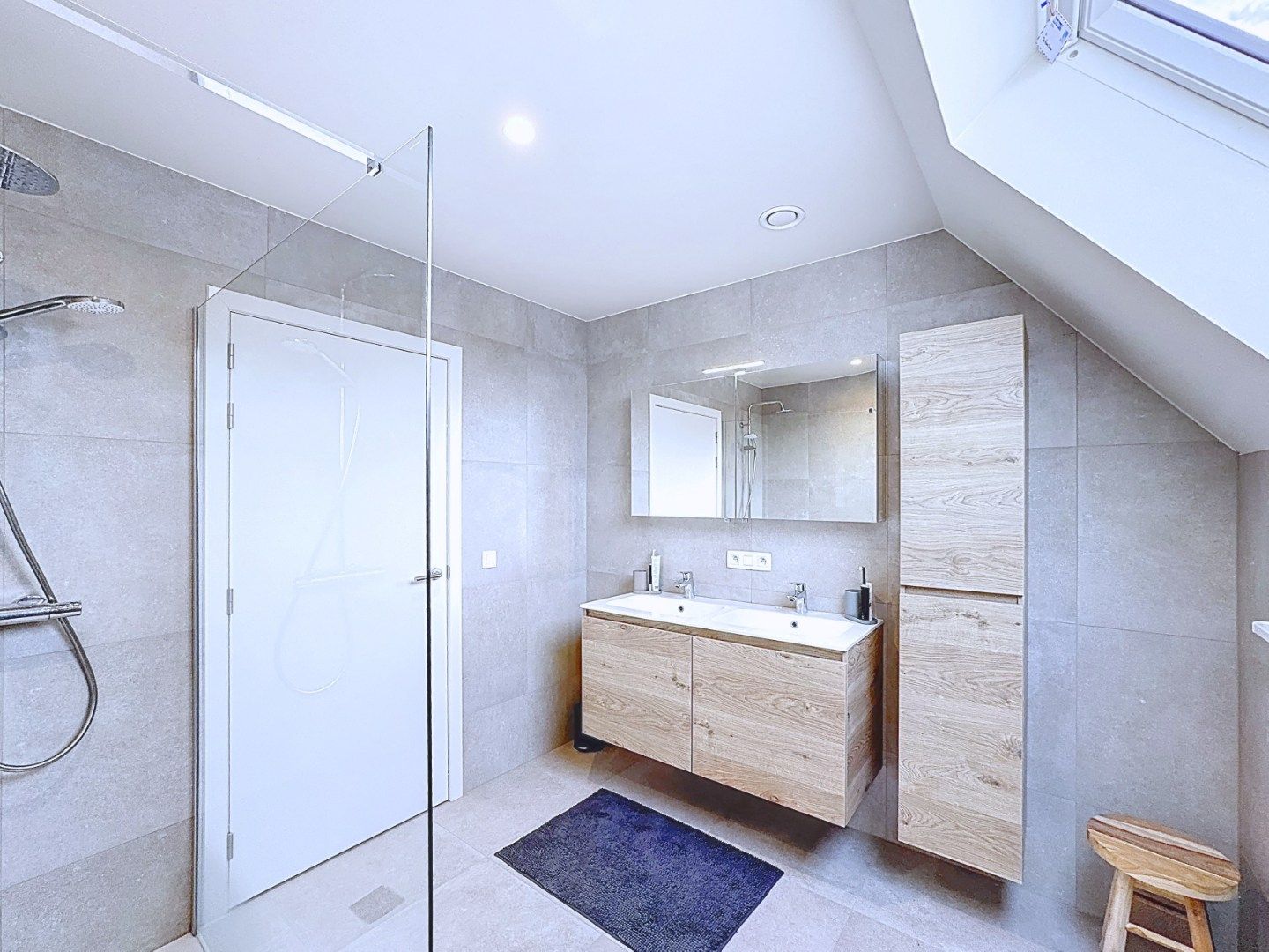 Prachtige en zéér ruime woning met kwaliteitsvolle afwerking foto 13