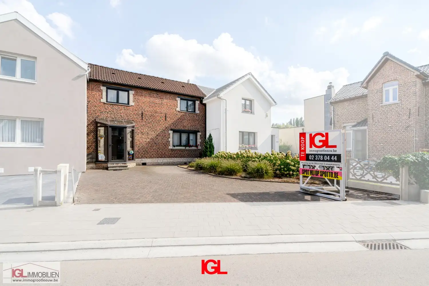 Hoofdfoto van de publicatie: Authentieke rijwoning met zonnige tuin op wandelafstand van het centrum Ruisbroek