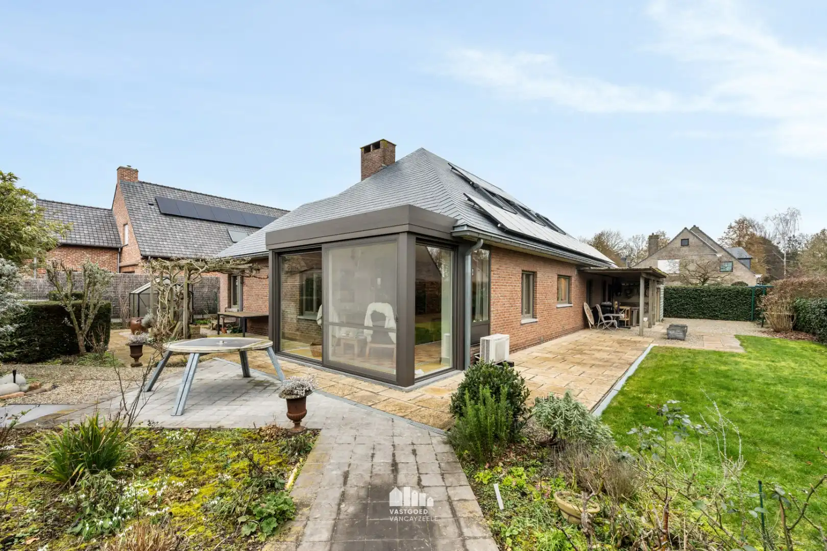 Instapklare villa met zonnige tuin op topligging in rustige wijk te Ieper foto 30