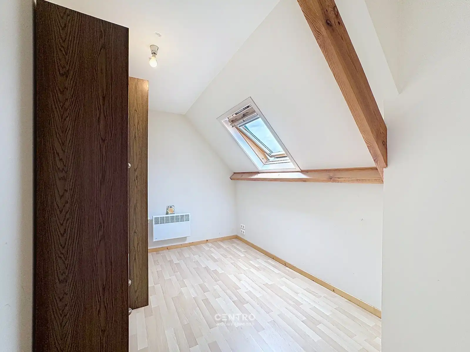 INSTAPKLARE woning met 4 slpks en ZUIDger. tuin! foto 17