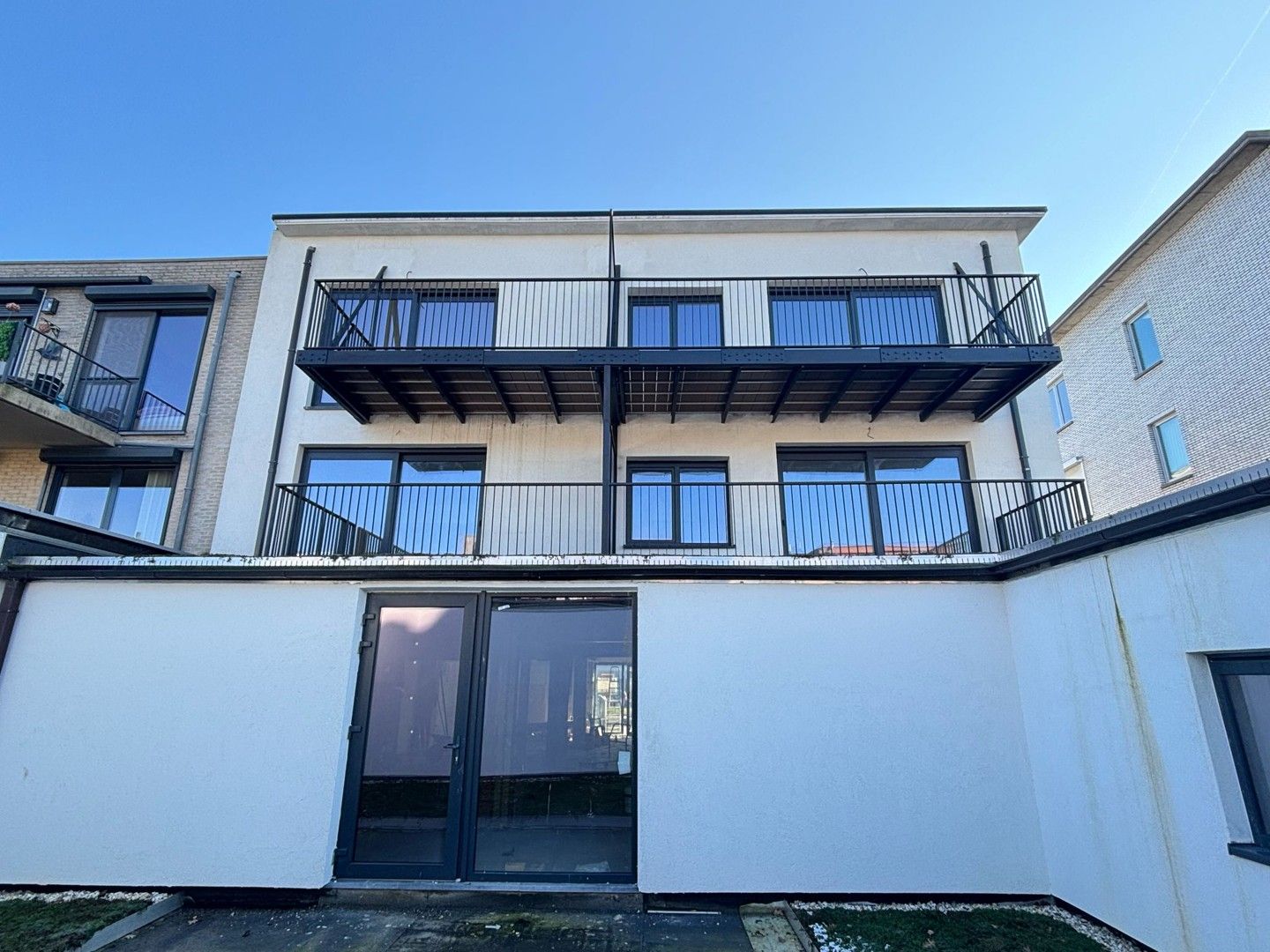 COMMERCIEEL GELIJKVLOERS foto 2