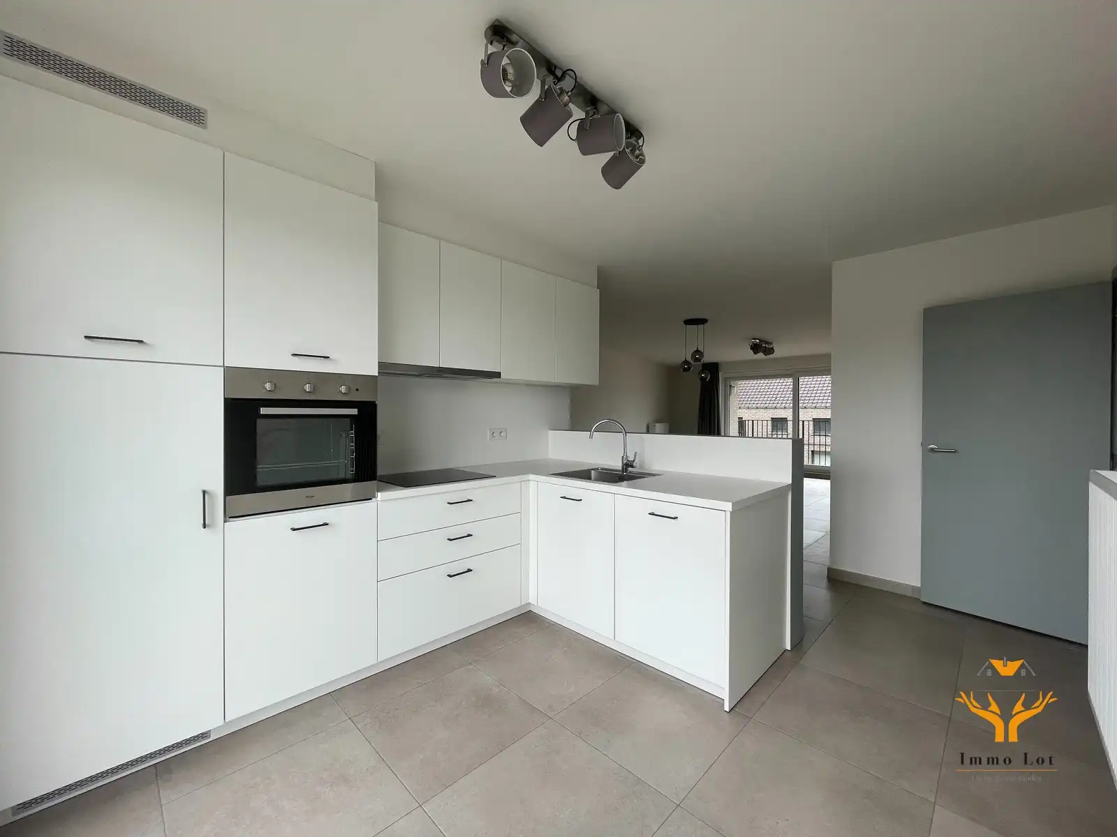 Ruim appartement met 2 slaapkamers foto 7