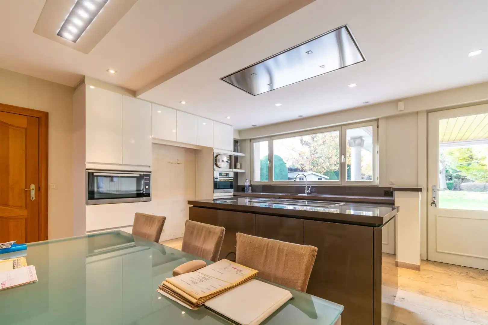 RUIME VILLA MET 6 SLAAPKAMERS OP PERCEEL 20ARE! foto 7