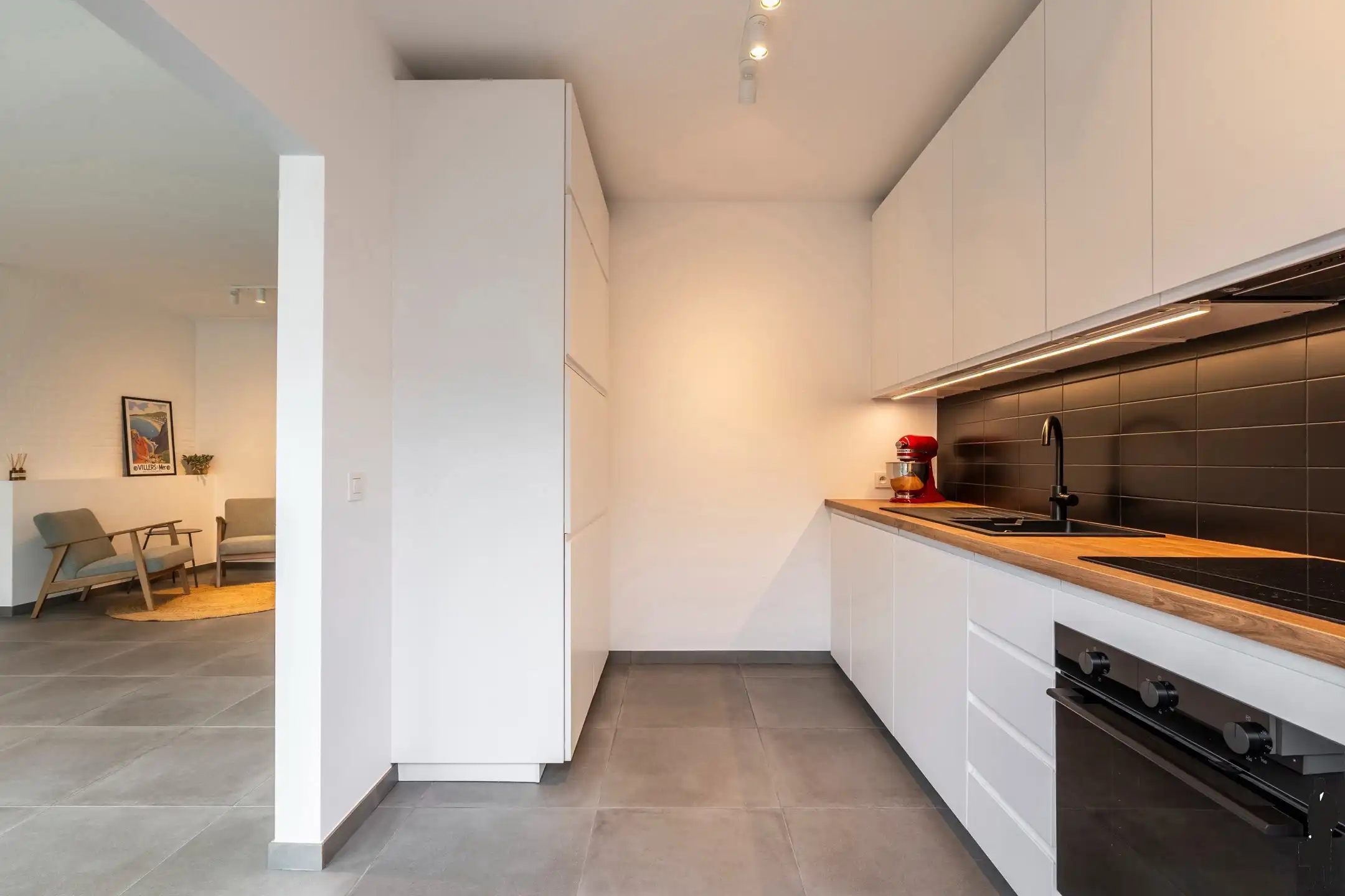 Lichtrijk gerenoveerd instapklaar appartement met 2 slpk foto 5