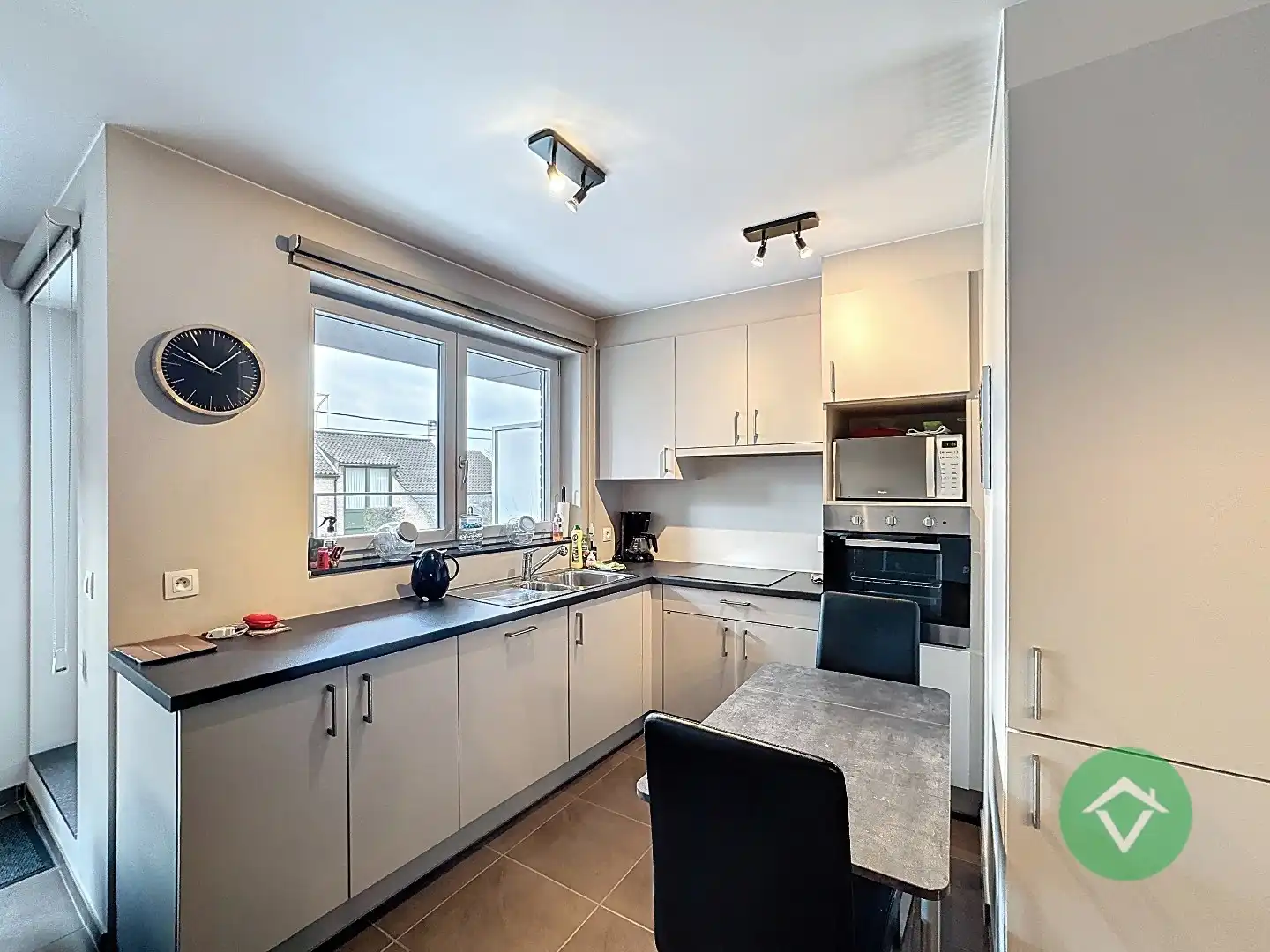 Appartement met 2 slaapkamers en terras te Roeselare  foto 11