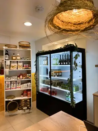 Instapklare traiteurzaak met appartement ter overname in het centrum van Deinze foto 5