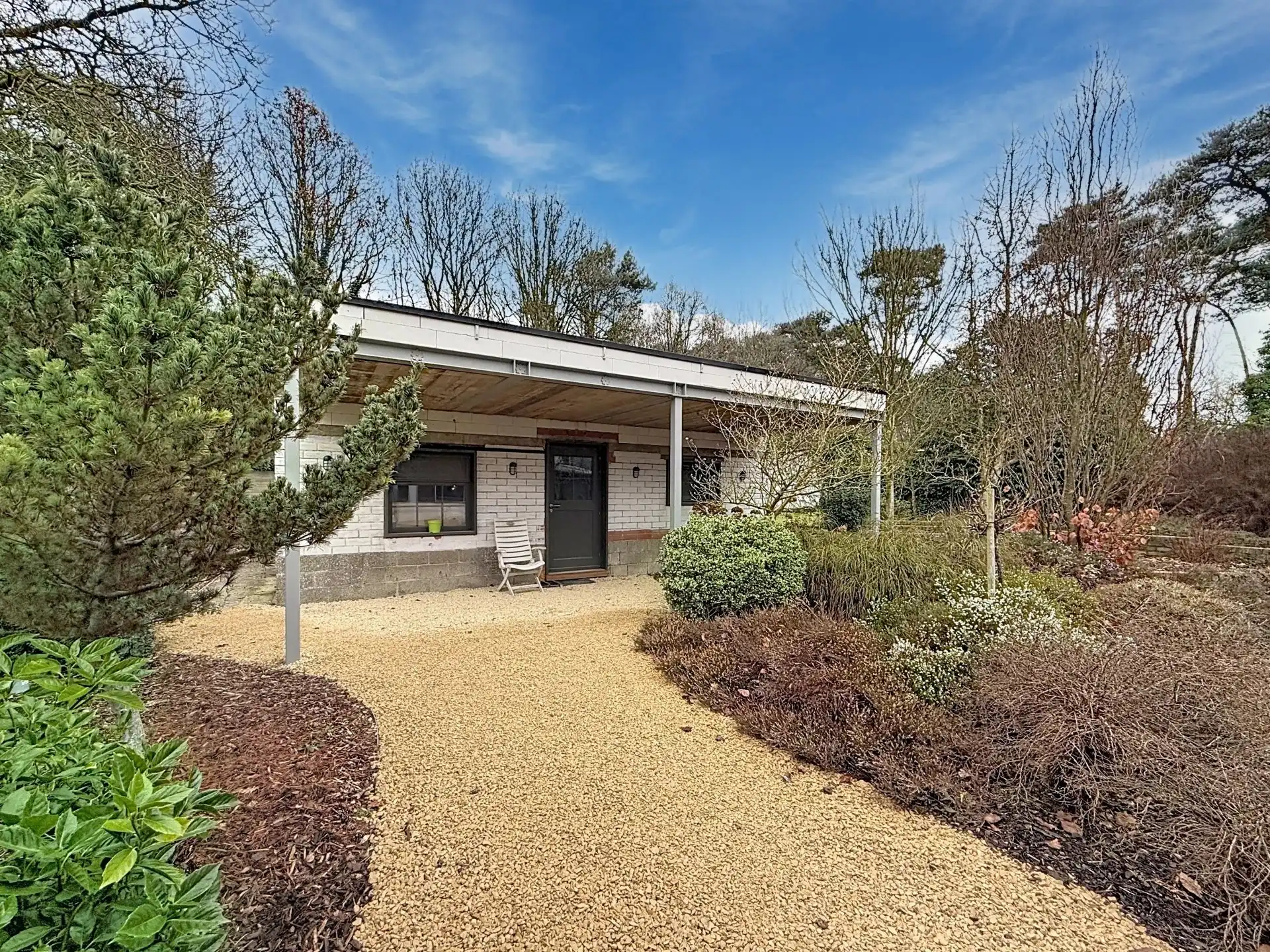 Op te frissen woning met 4 slaapkamers op een groot perceel. foto 47