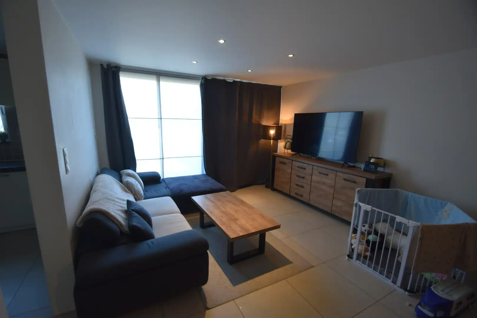 Modern gelijkvloers appartement foto 3