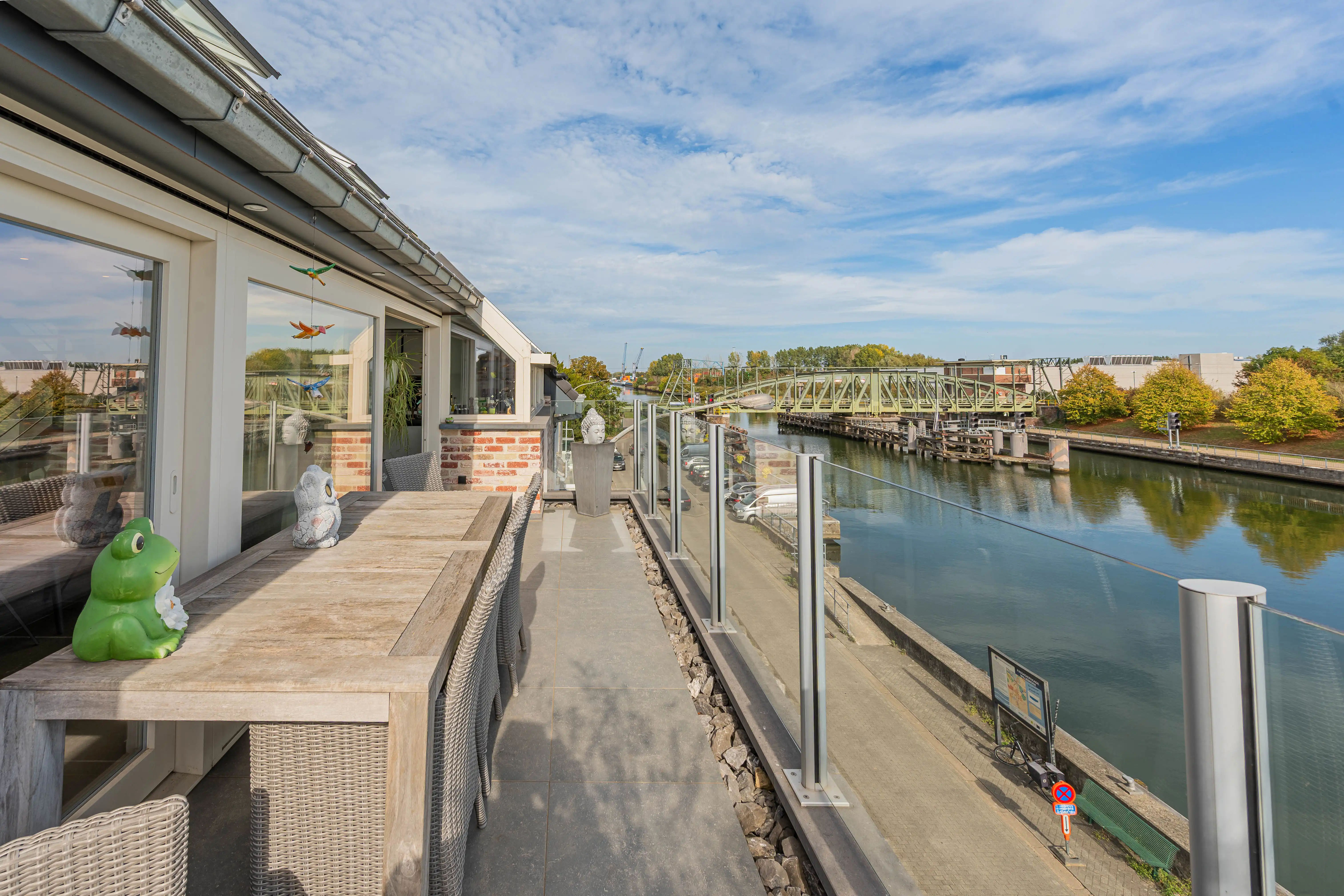 Luxueuze penthouse aan het water met 2 grote terrassen! foto 2