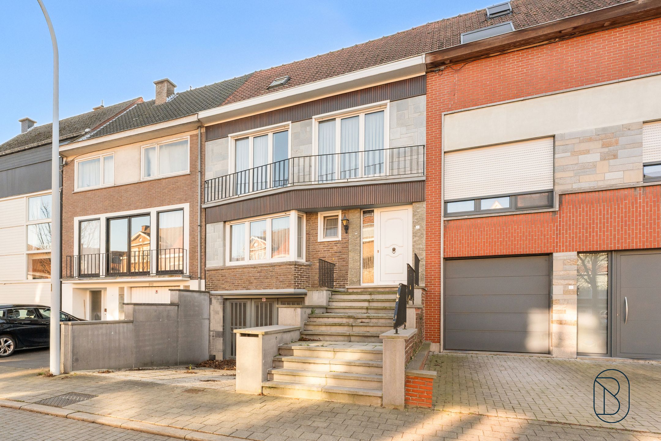 TOPGELEGEN karaktervolle degelijke burgerwoning met tuin.  foto {{pictureIndex}}