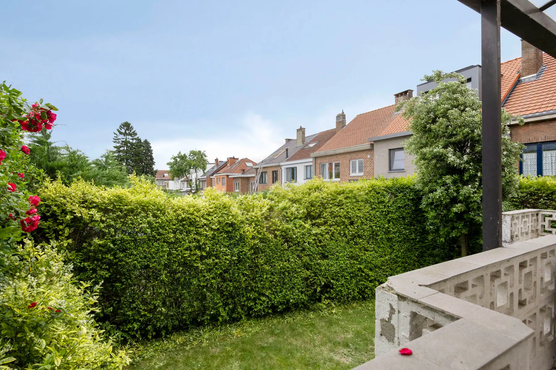 Woning met 4 slaapkamers, garage en tuin foto 27