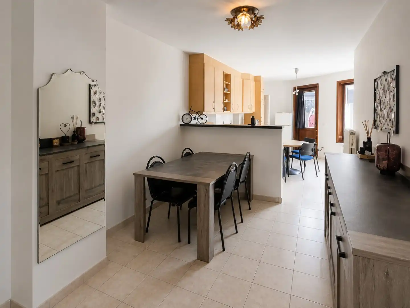 Centraal gelegen éénslaapkamerappartement nabij de grote markt te Nieuwpoort-Stad foto 3