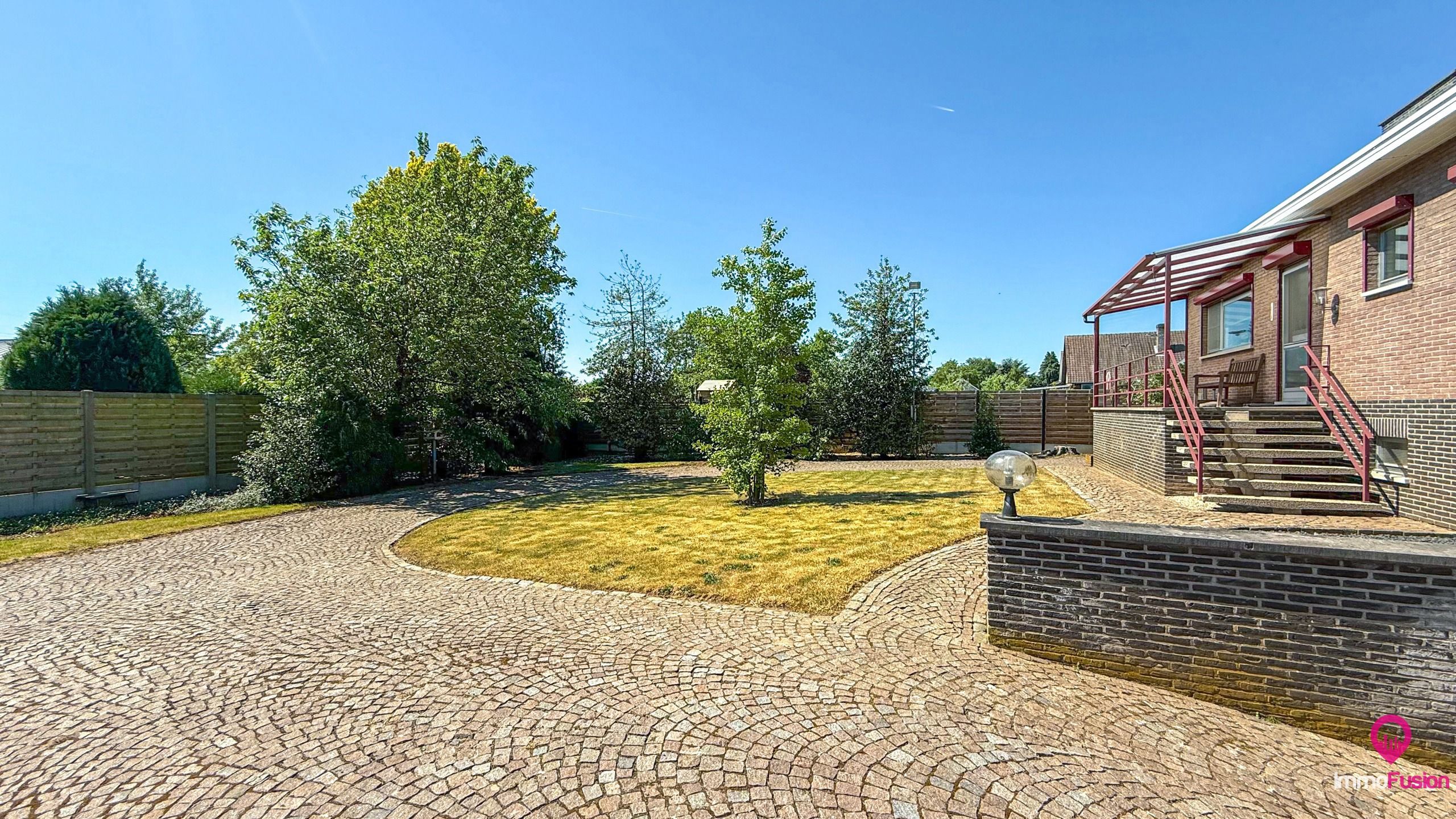 Mooie, volledig onderkelderde bungalow met 3 slaapkamers!  foto 35