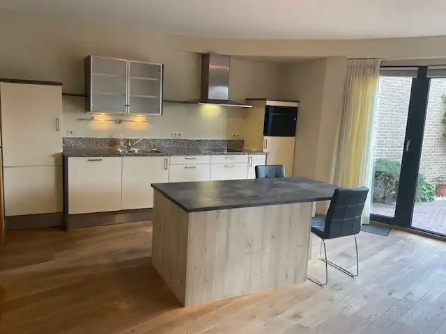 Gelijkvloersappartement met 2 slaapkamers, 2 badkamers en tuin foto 6