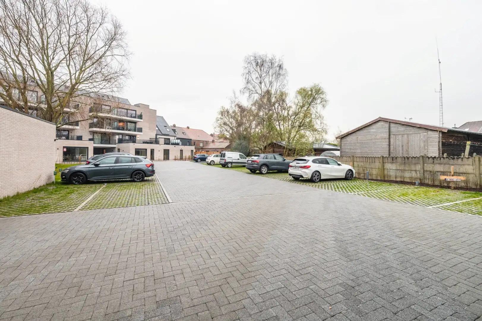 BEN appartement met aangenaam terras, 2 slks, autostaanplaats en direct instapklaar. foto 15